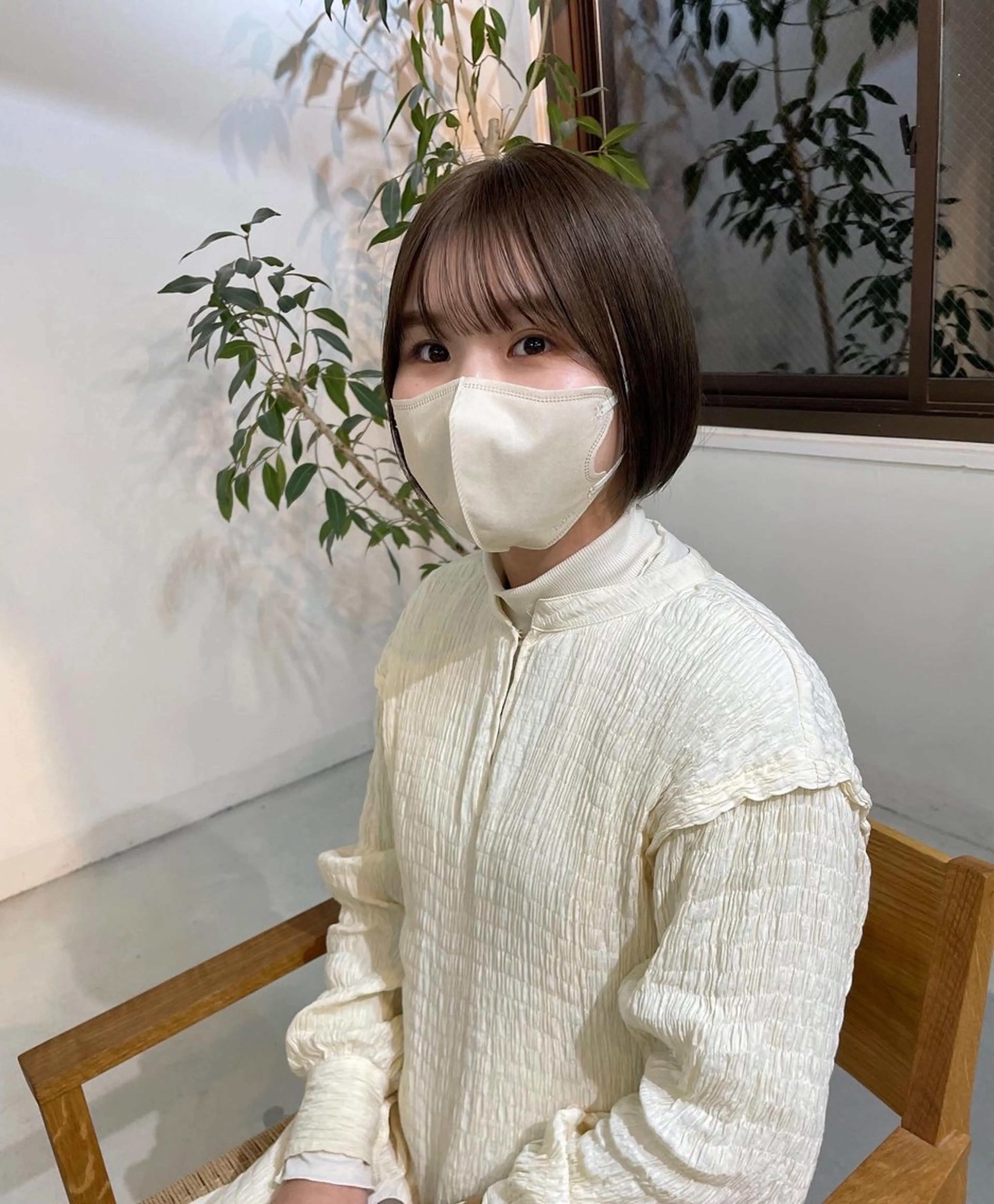 ショート カラー アッシュ ベージュカラー 竹中 彩音のヘアスタイル