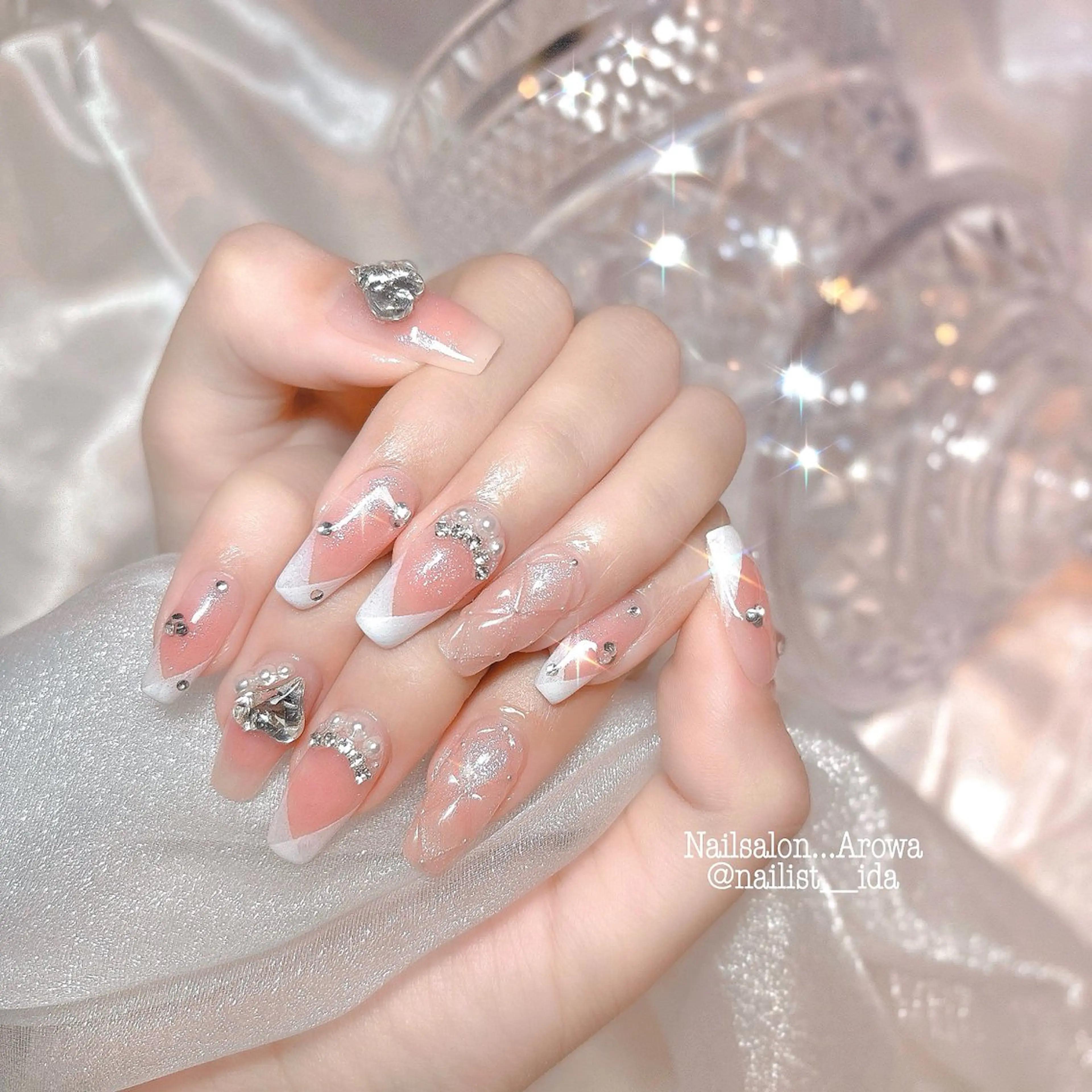 ネイル チークネイル フレンチネイル ハート Arowa 伊田のネイルデザイン