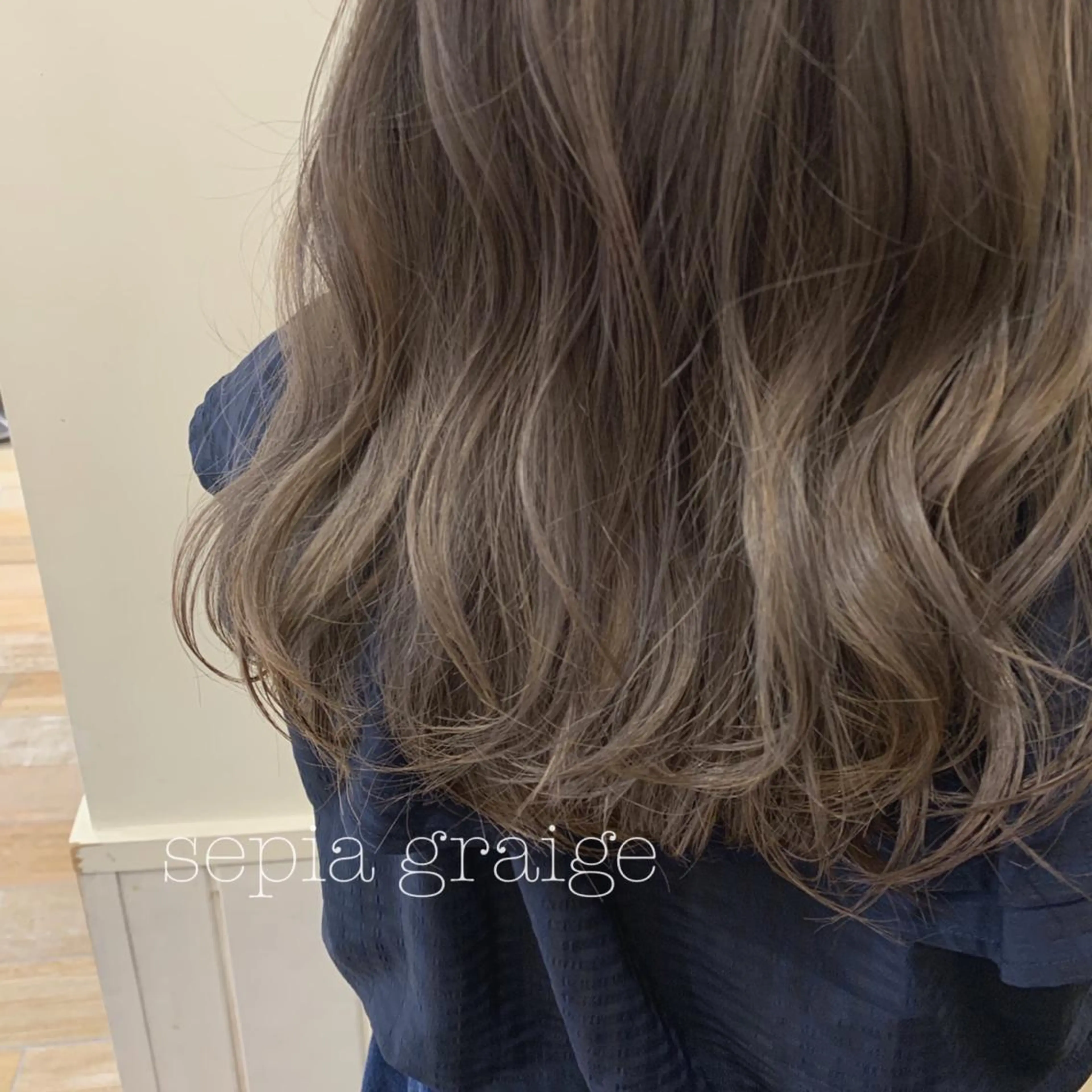 セミロング カラー ネイル ヘアカラー トリートメント ぱつっとボブ/ 小野あかねのヘアスタイル