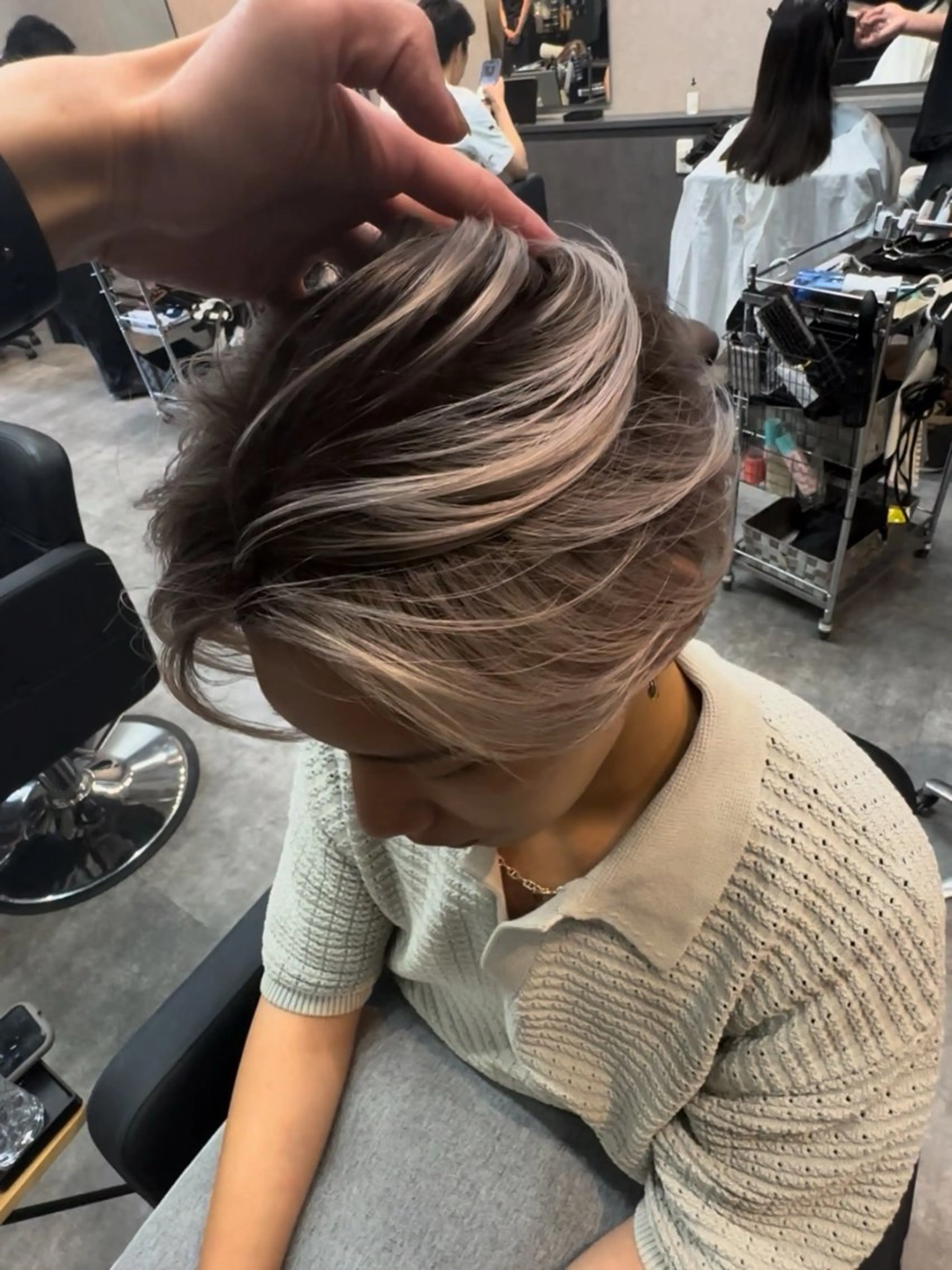ショート カット ヘアカラー トリートメント seiya/ハイトー ン/複雑履歴のヘアスタイル