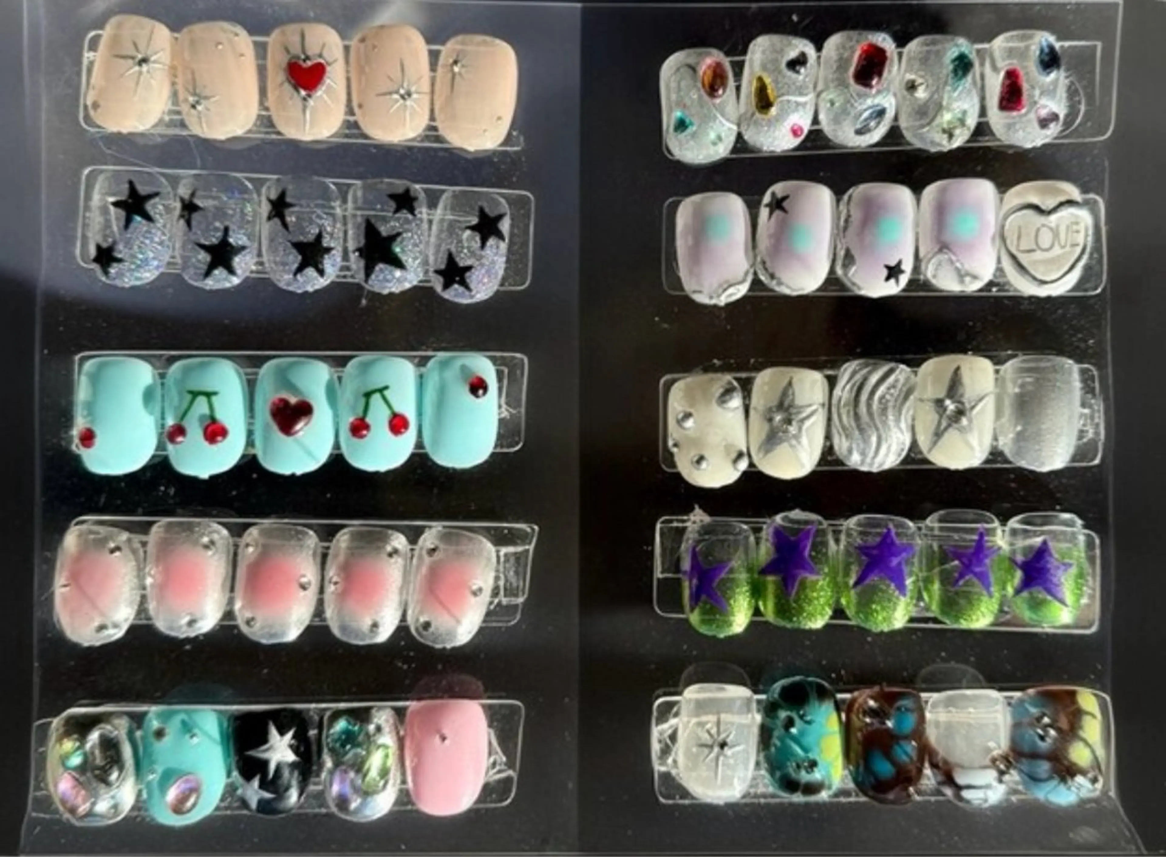 ネイル ハンドネイル アユリ リリのネイルデザイン