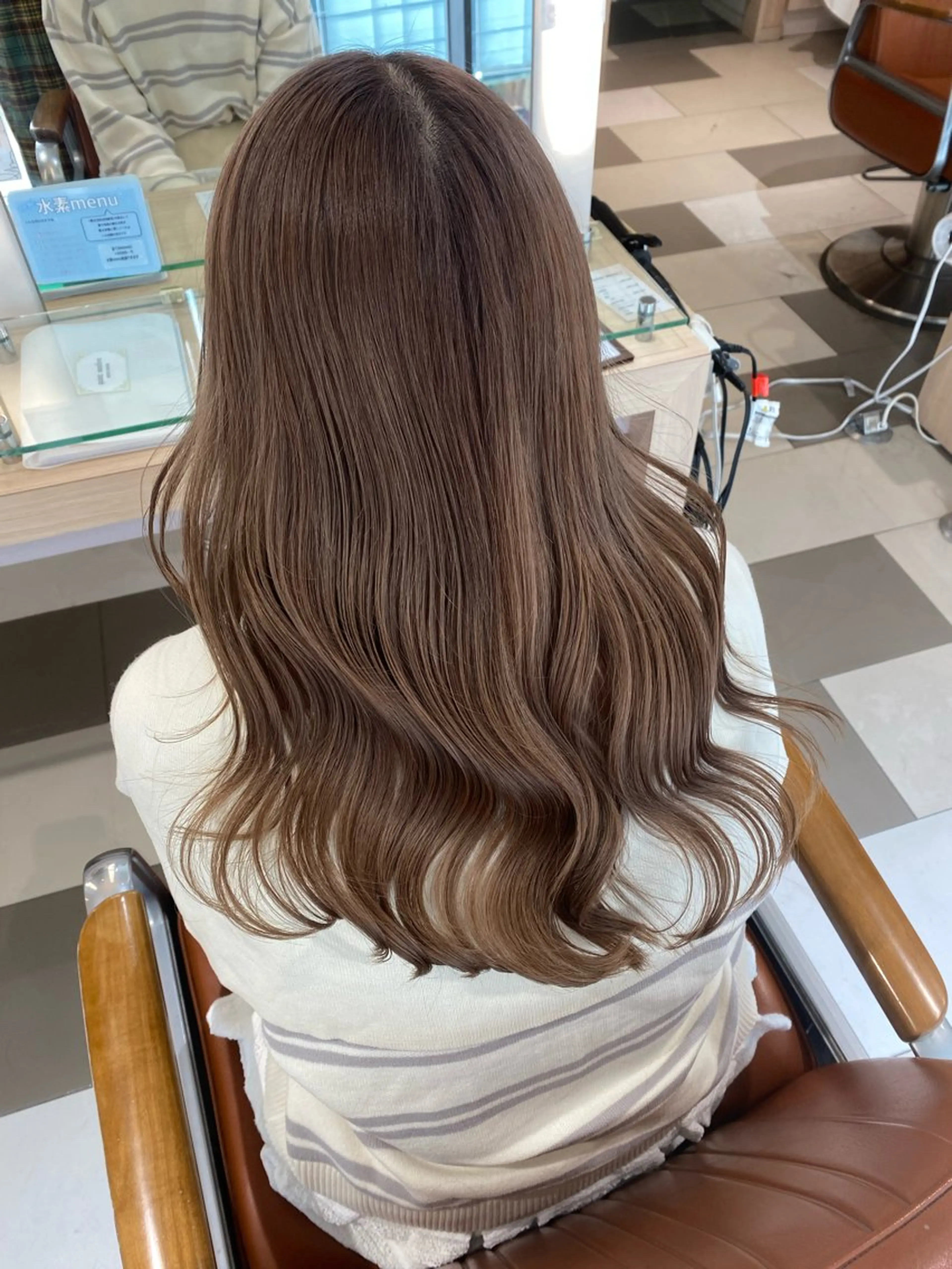 セミロング ヘアカラー 谷川あかり /ナチュラルパーマのヘアスタイル
