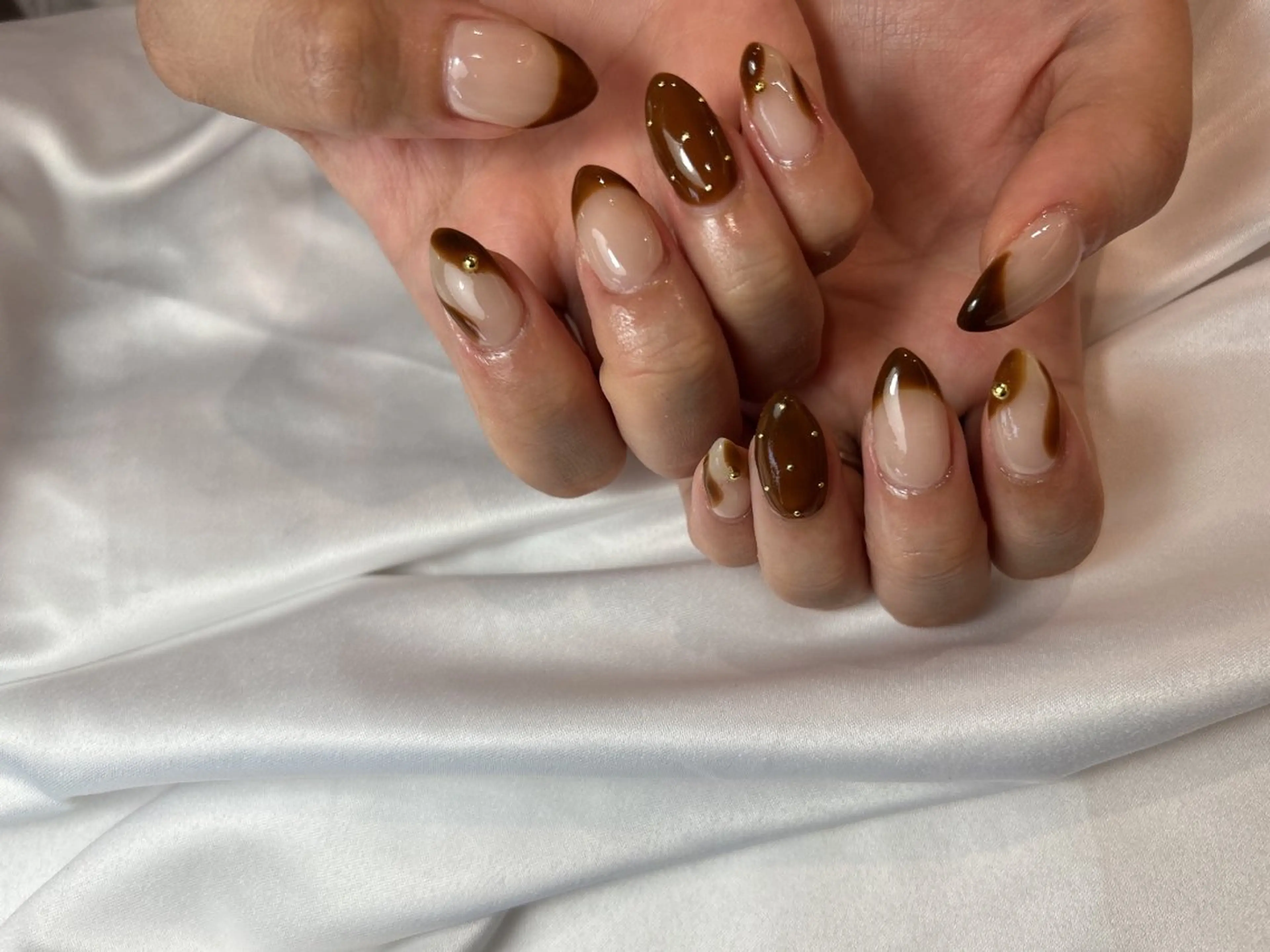 ネイル ブラウン ハンドネイル フットネイル tote. sumileのネイルデザイン