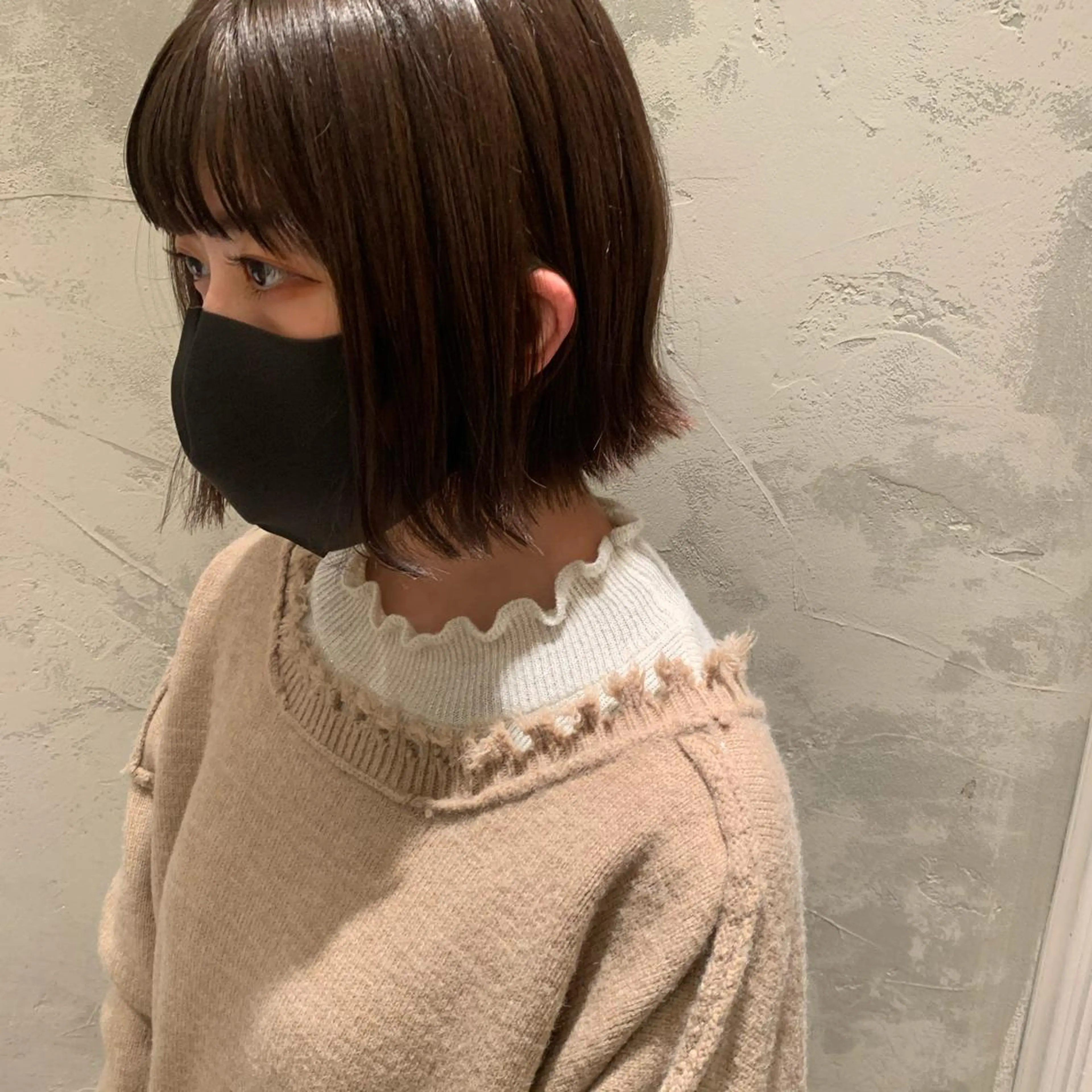 ショート SAKINO． ベージュカラーのヘアスタイル