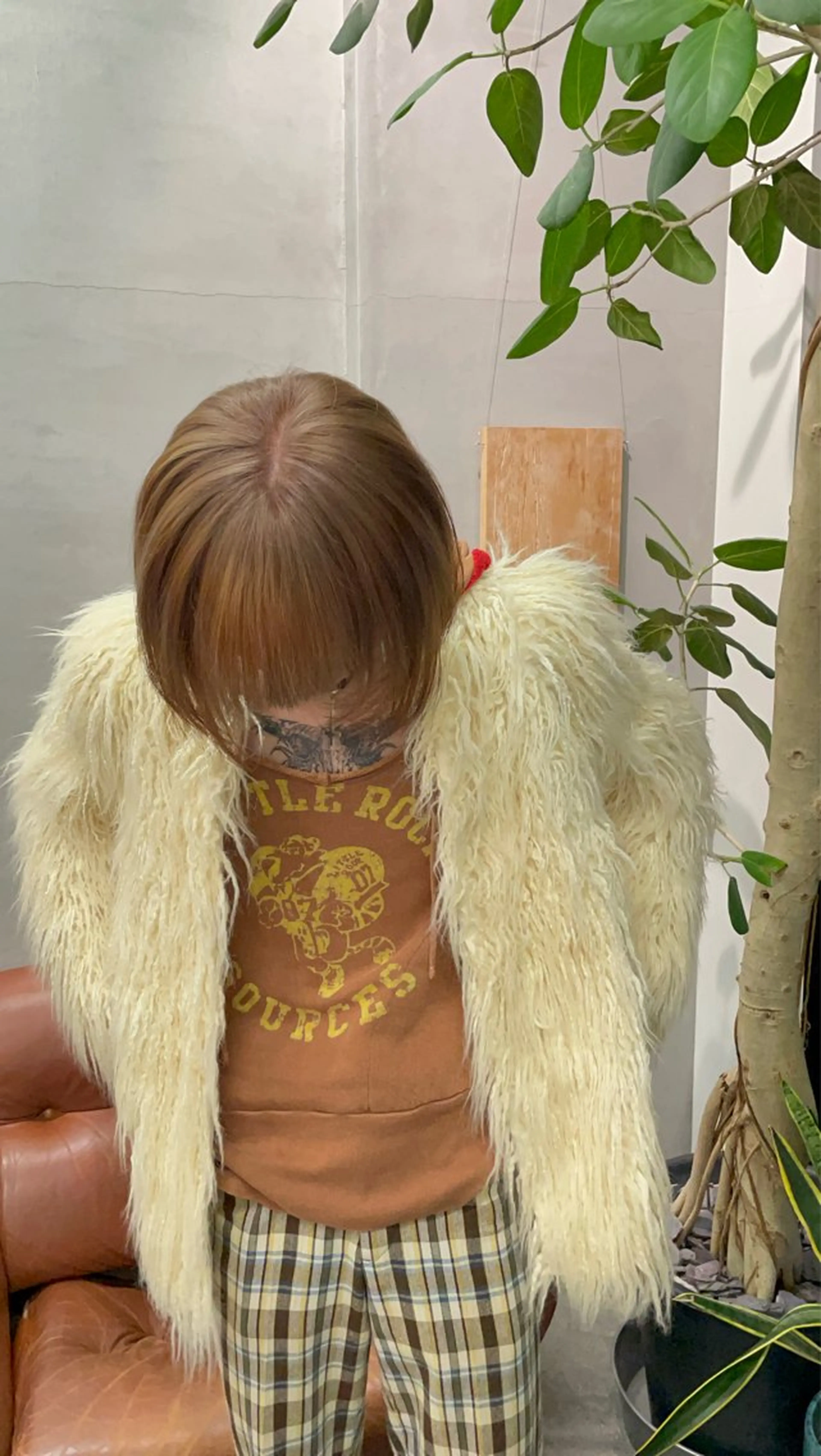 カラー ベージュカラー デザインカラー グレージュ 都築 あんずのヘアスタイル