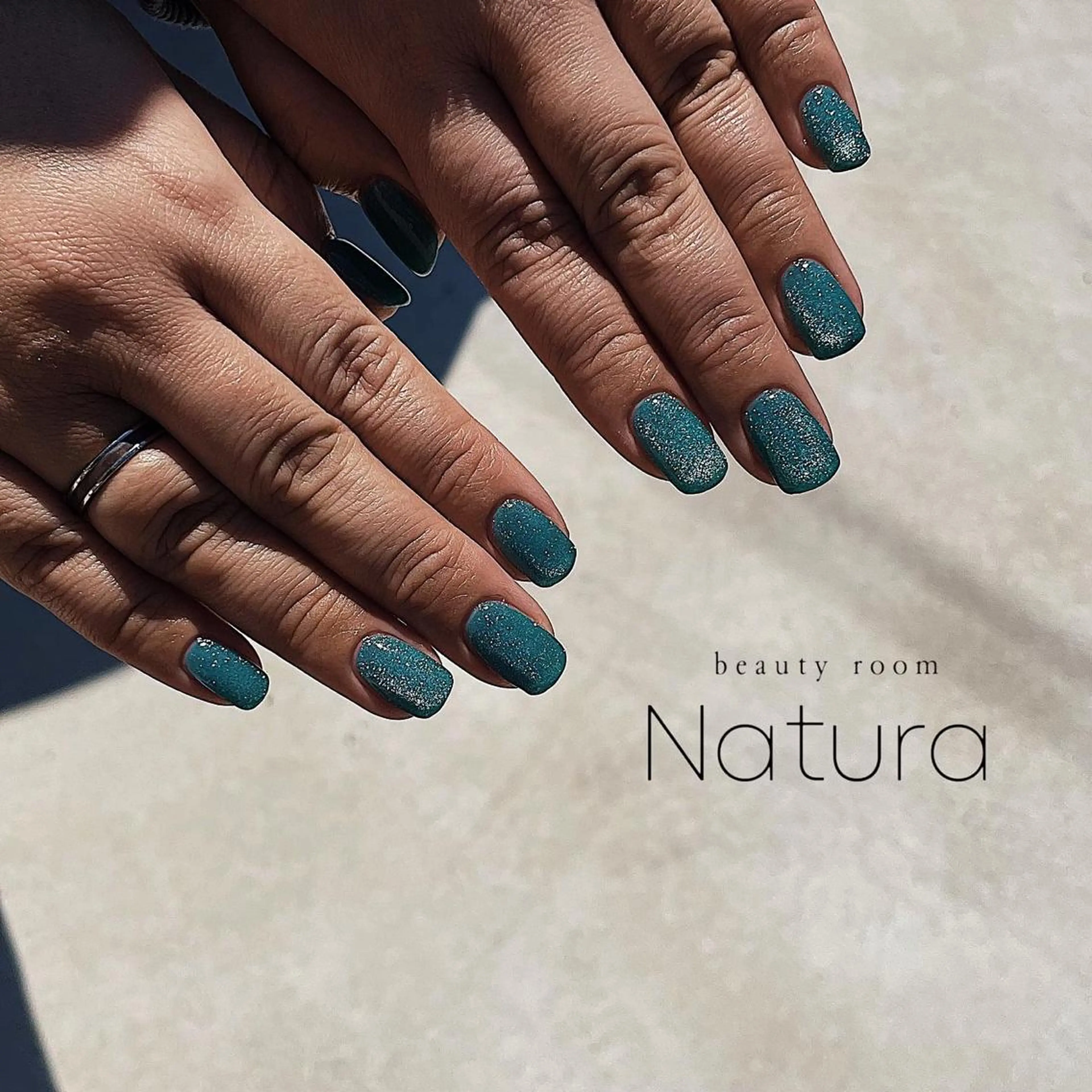 ネイル マツエク・マツパ アイブロウ マグネットネイル ハンドネイル beautyroom Naturaのネイルデザイン