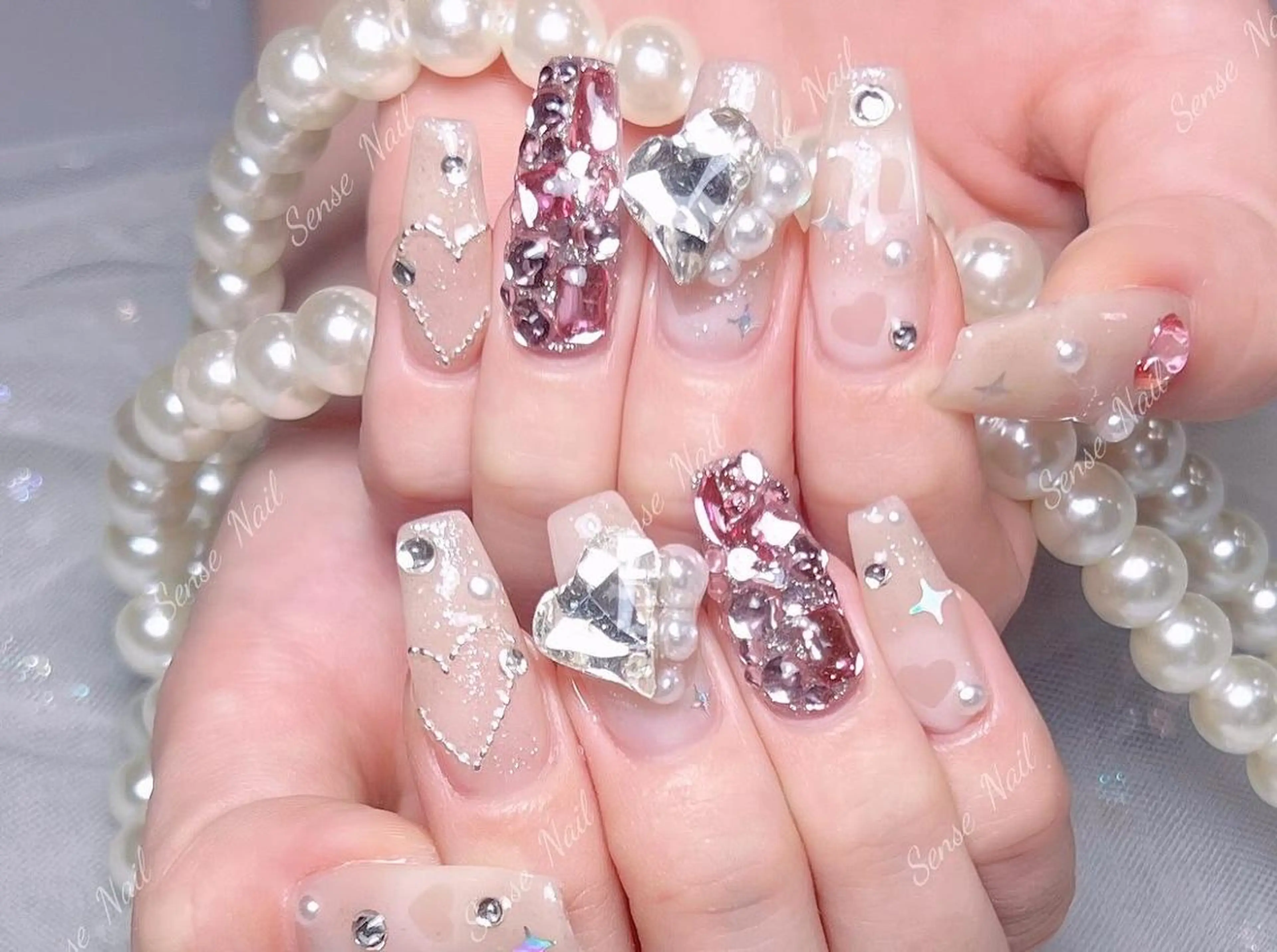 ネイル ハンドネイル ハンドケア Queening 🦋のネイルデザイン