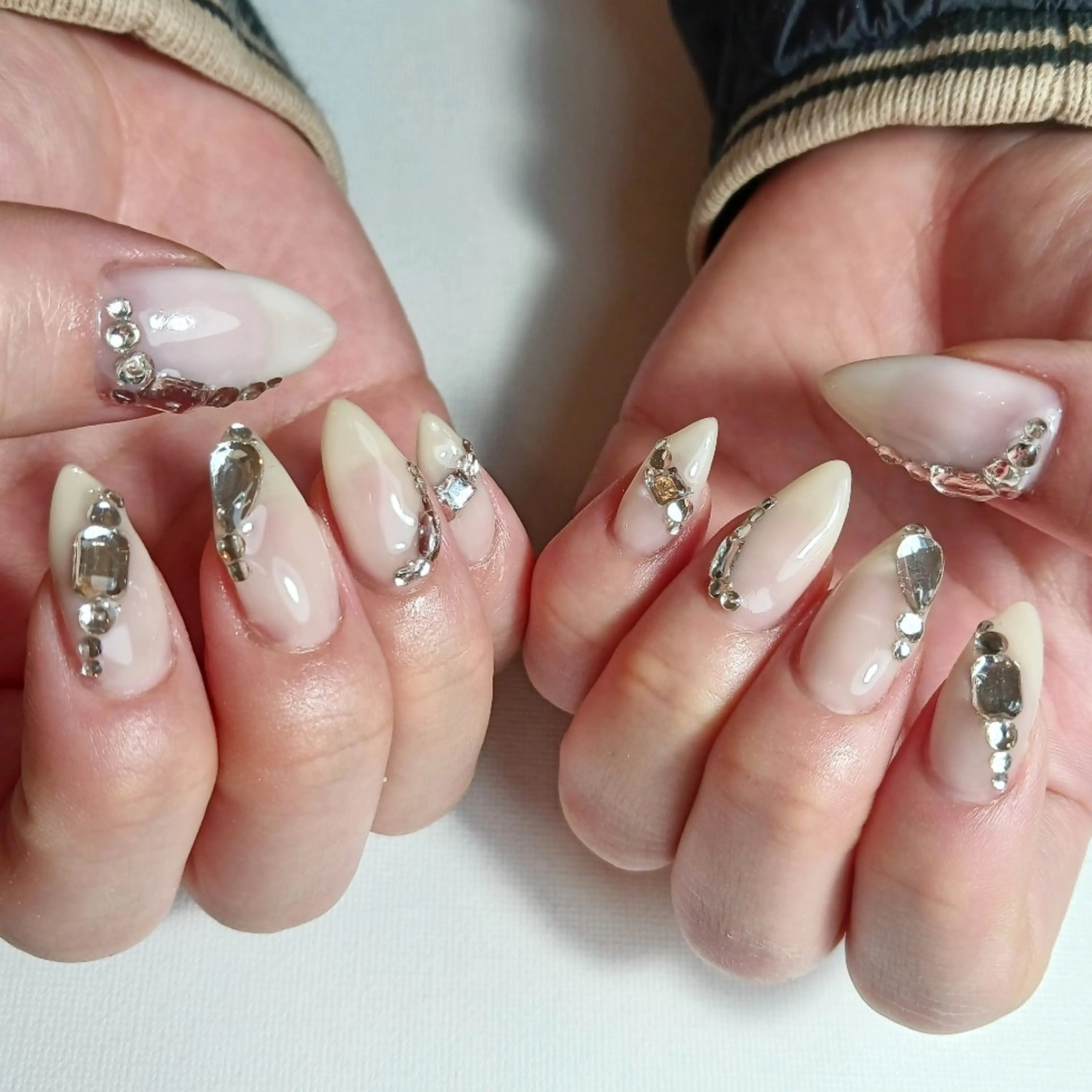 ネイル ジェルネイル キラキラネイル 持ち込み ワンカラーネイル ストーンネイル ハンドネイル owlnail /持込みデザイン専門のネイルデザイン