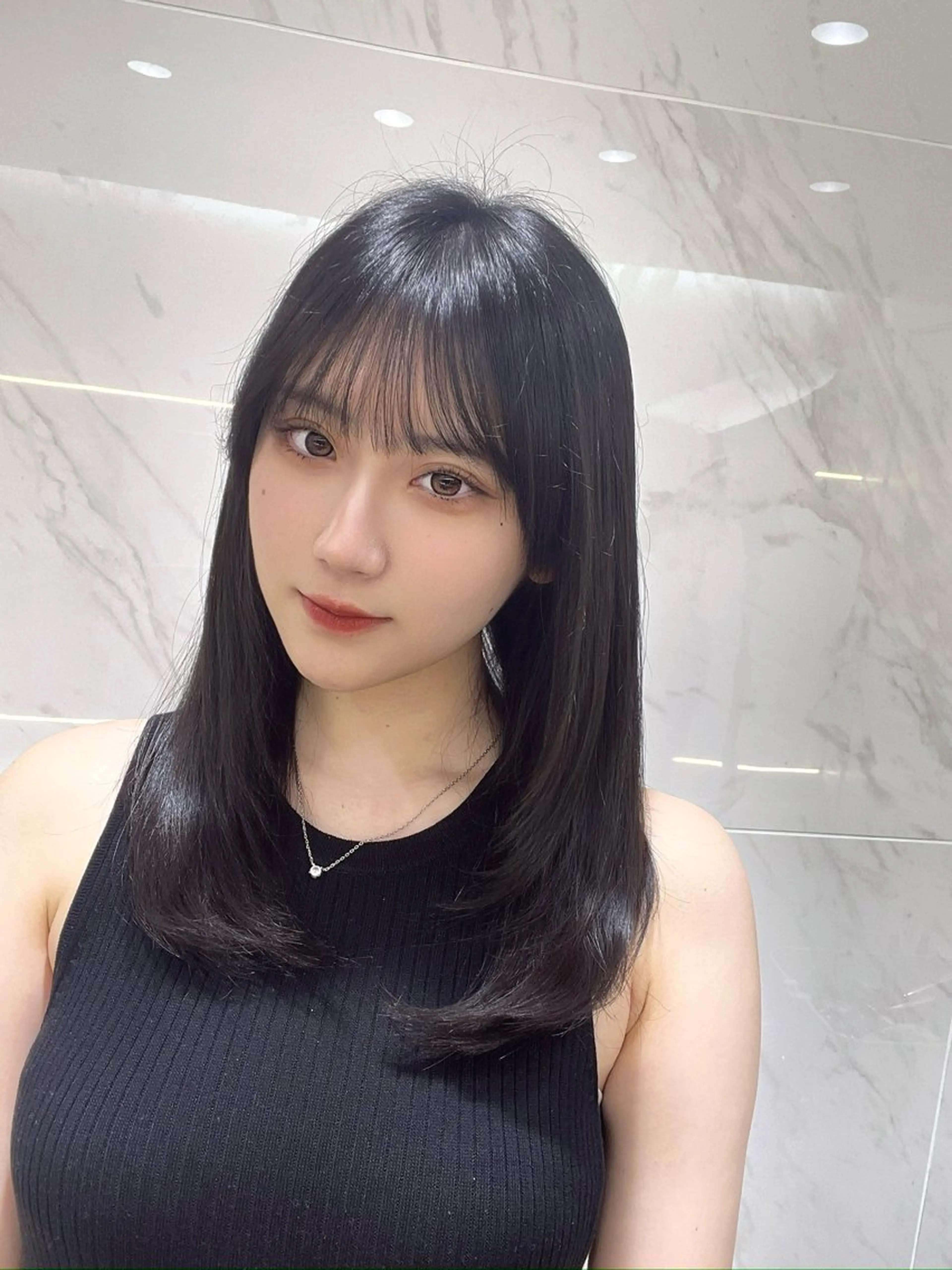 ミディアム 中顔面短縮 顔まわり新田大翔のヘアスタイル