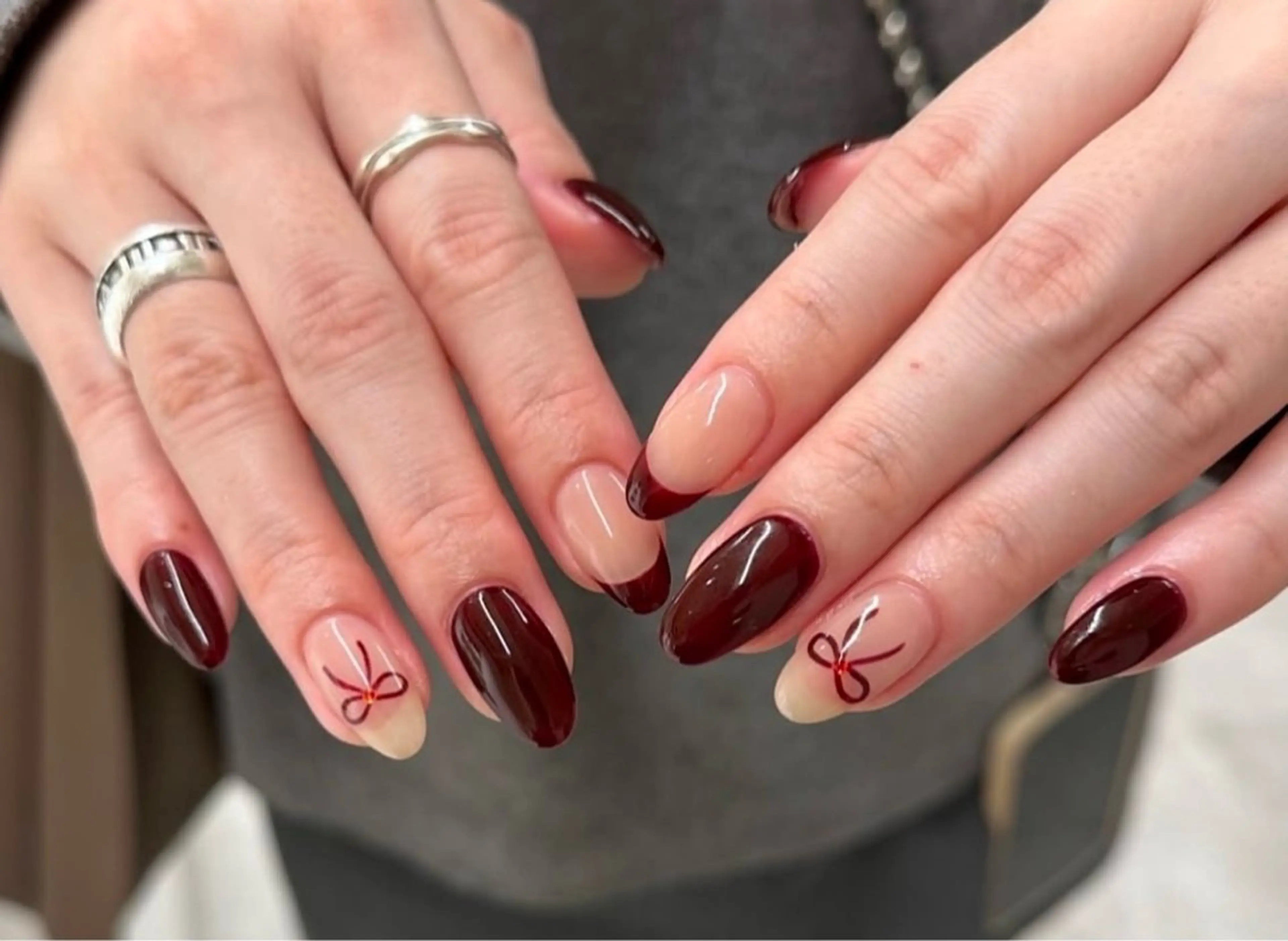 ネイル グラデーション キラキラネイル ワンカラーネイル 冬ネイル Jenn Nail Salonのネイルデザイン