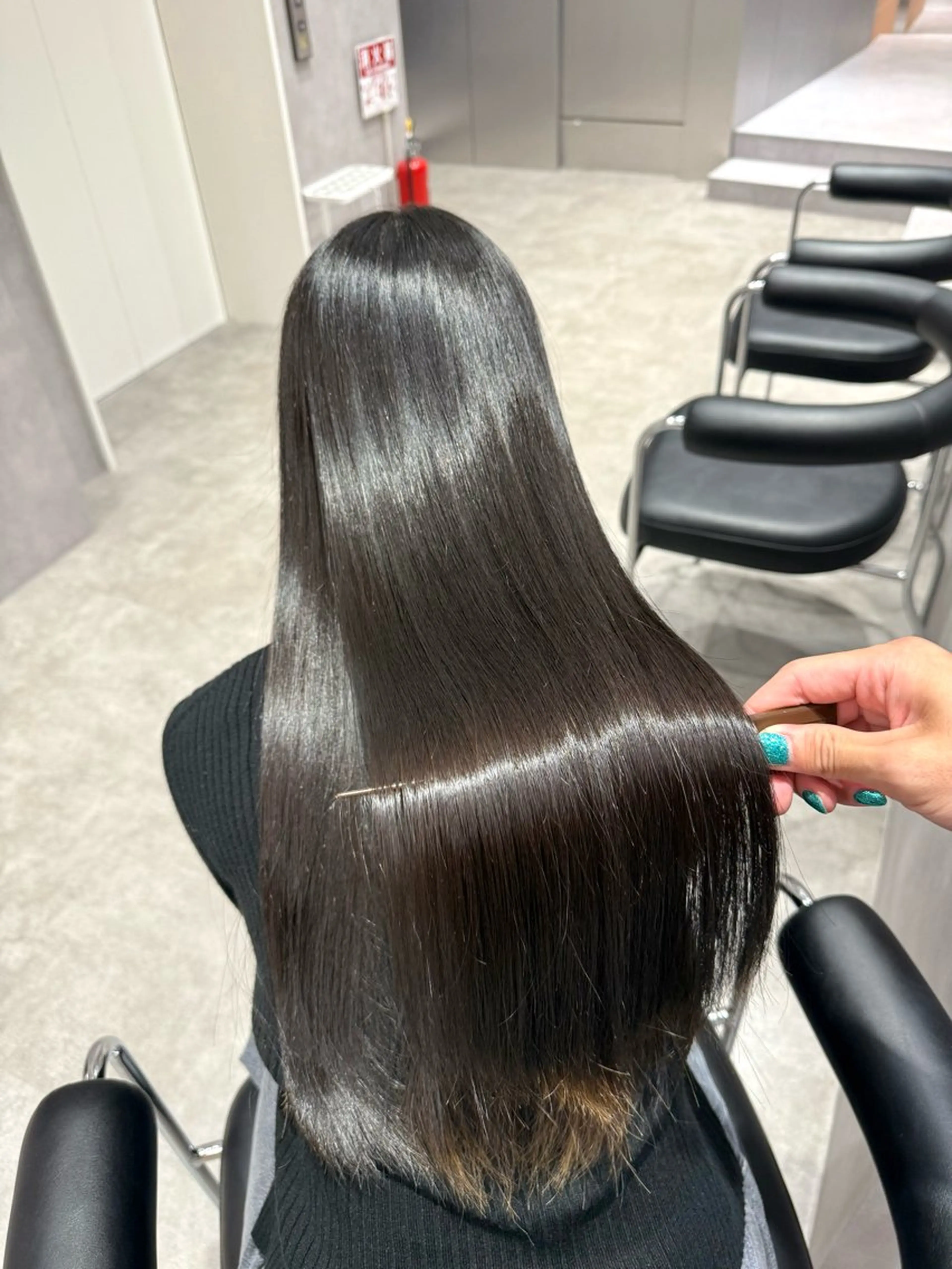 ロング カラー パーマ ヘアアレンジ 髪質改善 縮毛矯正 トリートメント ストレートパーマ 縮毛矯正 トリートメント 縮毛矯正/髪質改善/ ブリーチ毛/木元渓太のヘアスタイル