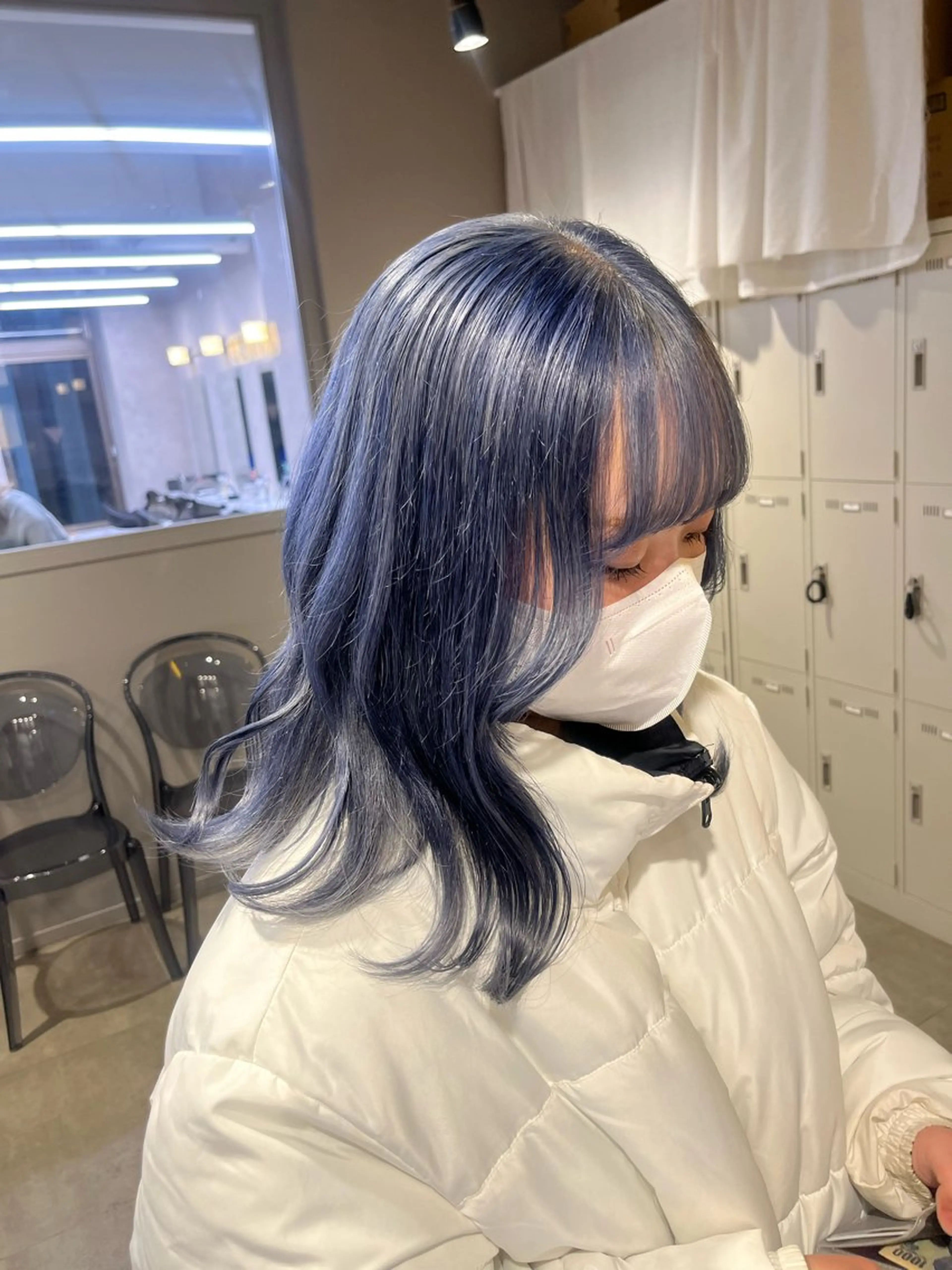 セミロング 寒色＆ブリーチ特化 寒色MiOのヘアスタイル