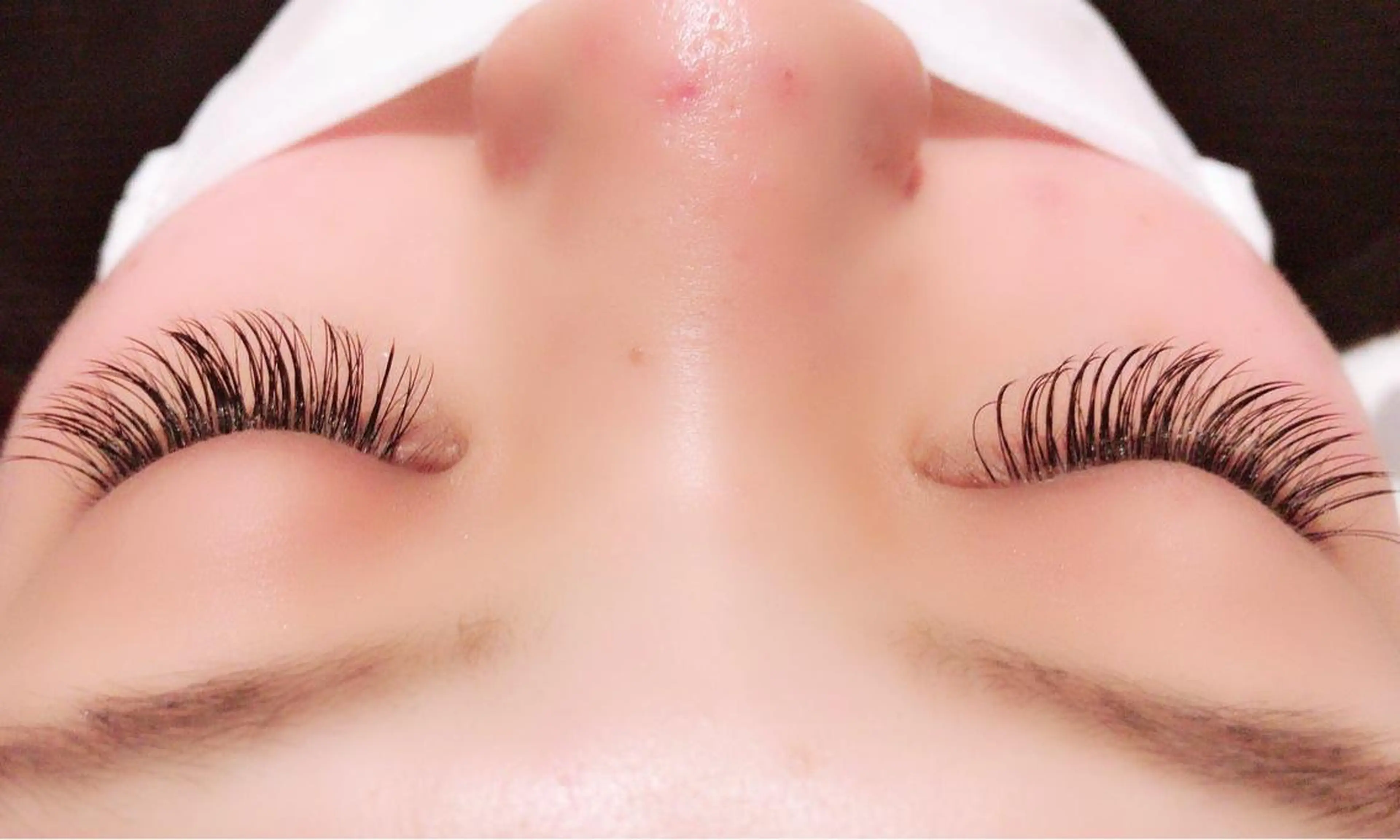 マツエク・マツパ UMEDA FIGAROのヘアスタイル