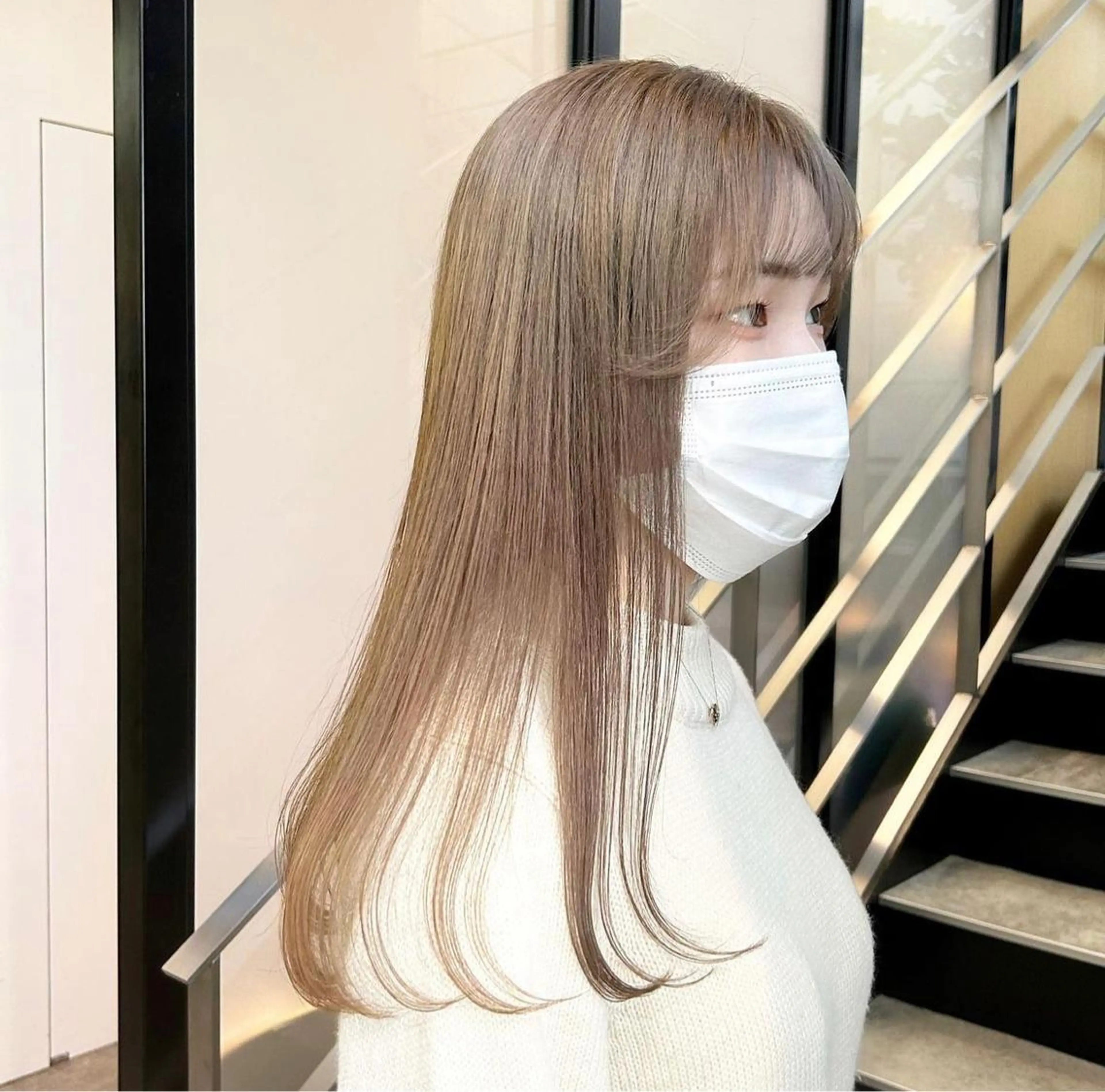 セミロング カラー パーマ ヘアアレンジ メンズ キッズ メンズハイトーン 学生（メンズ向け） ベージュカラー ハイトーンカラー 卒業式のヘアスタイル カット ヘアカラー トリートメント stylist 🌸 kana.のヘアスタイル