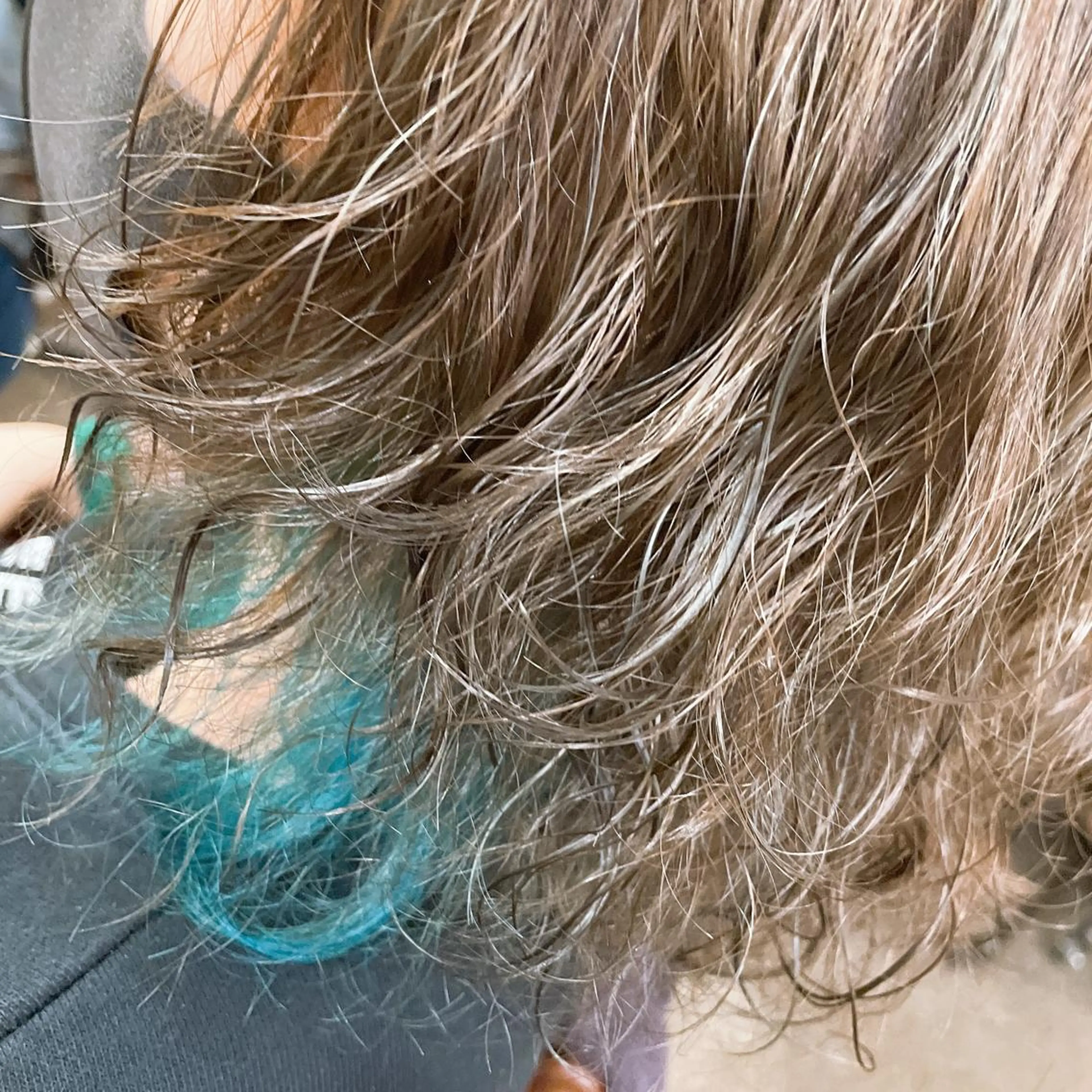 カラー EYEstylist ·ai MOERIのマツエク・マツパデザイン