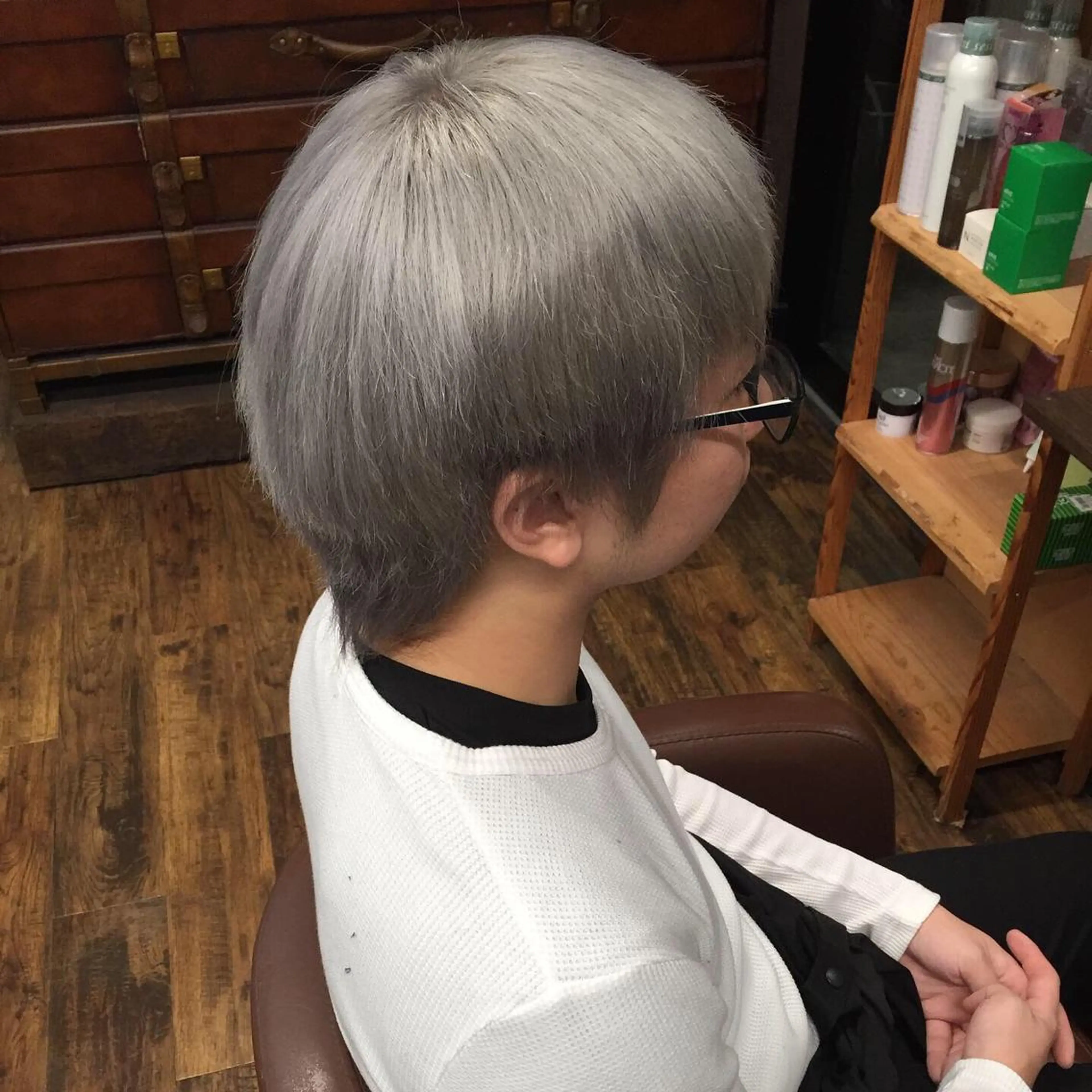 ショート カラー メンズ シルバー カット ヘアカラー 香川 裕基のヘアスタイル