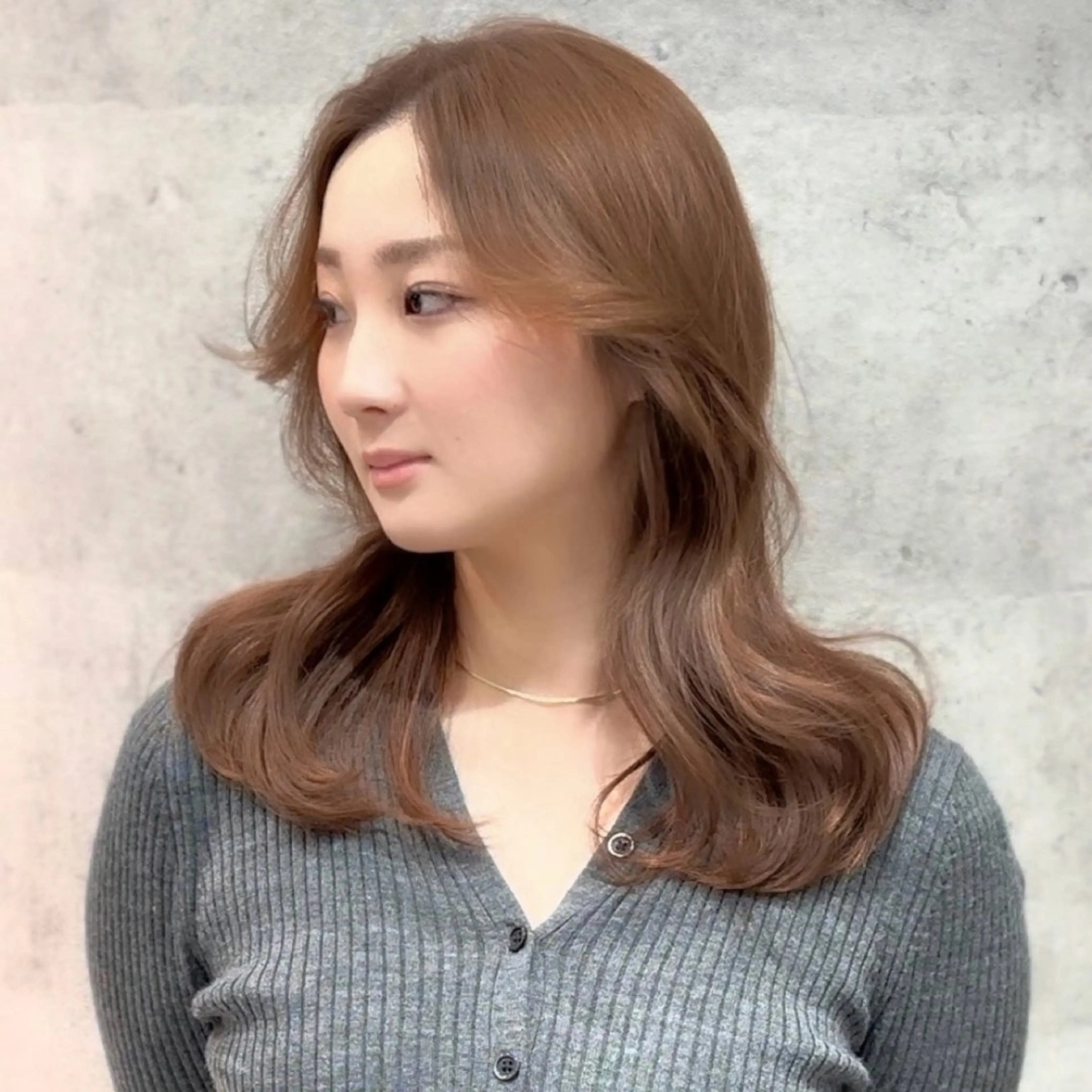 ミディアム 韓国風ヘア レイヤーカット シースルーバング 新宿/韓国レイヤー/ 顔まわり/メンズヘアのヘアスタイル