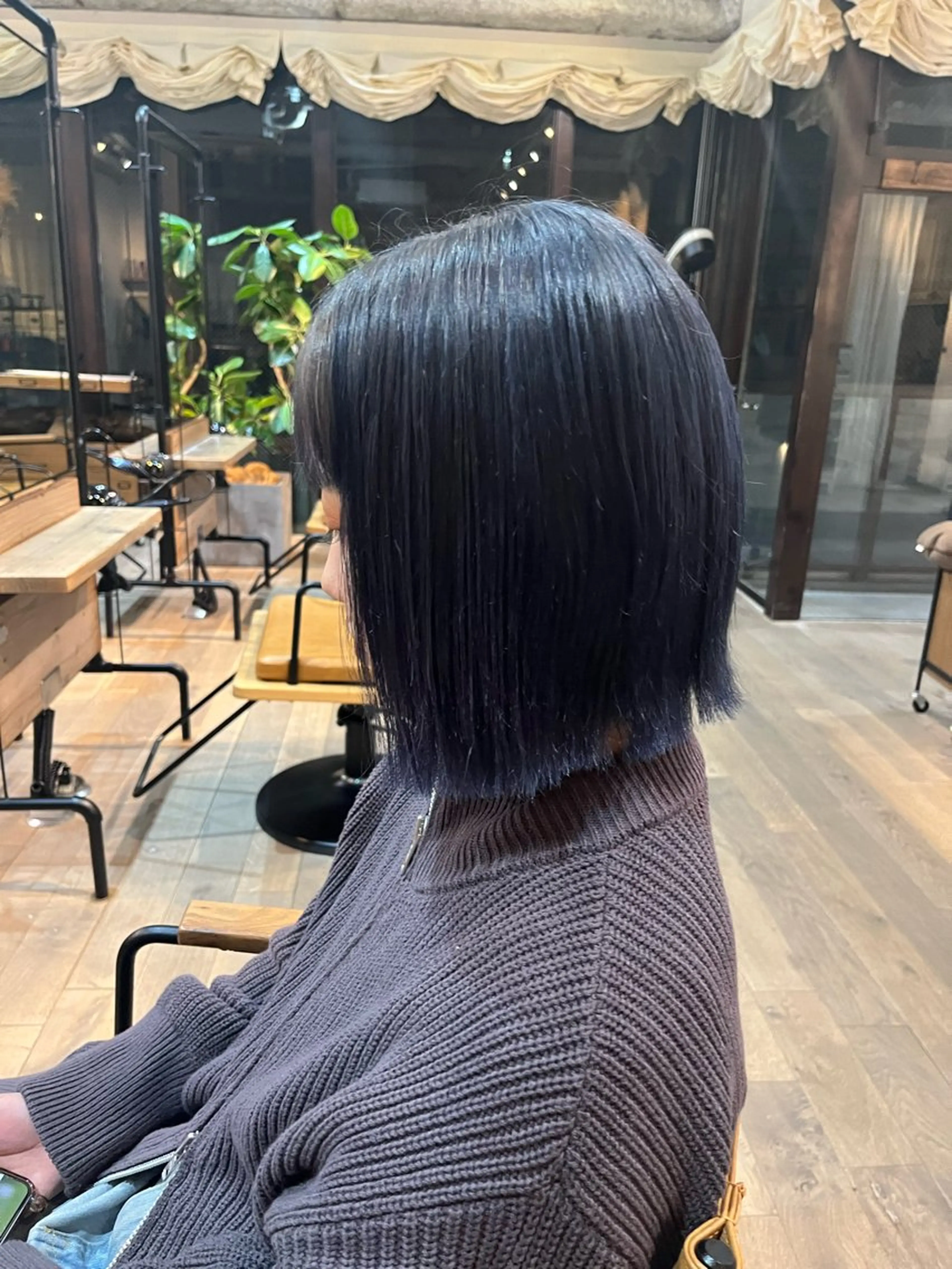 ショート カラー ブリーチ ブルーカラー ネイビーカラー ヘアカラー Sherry/R 三川町　山本なつみのヘアスタイル