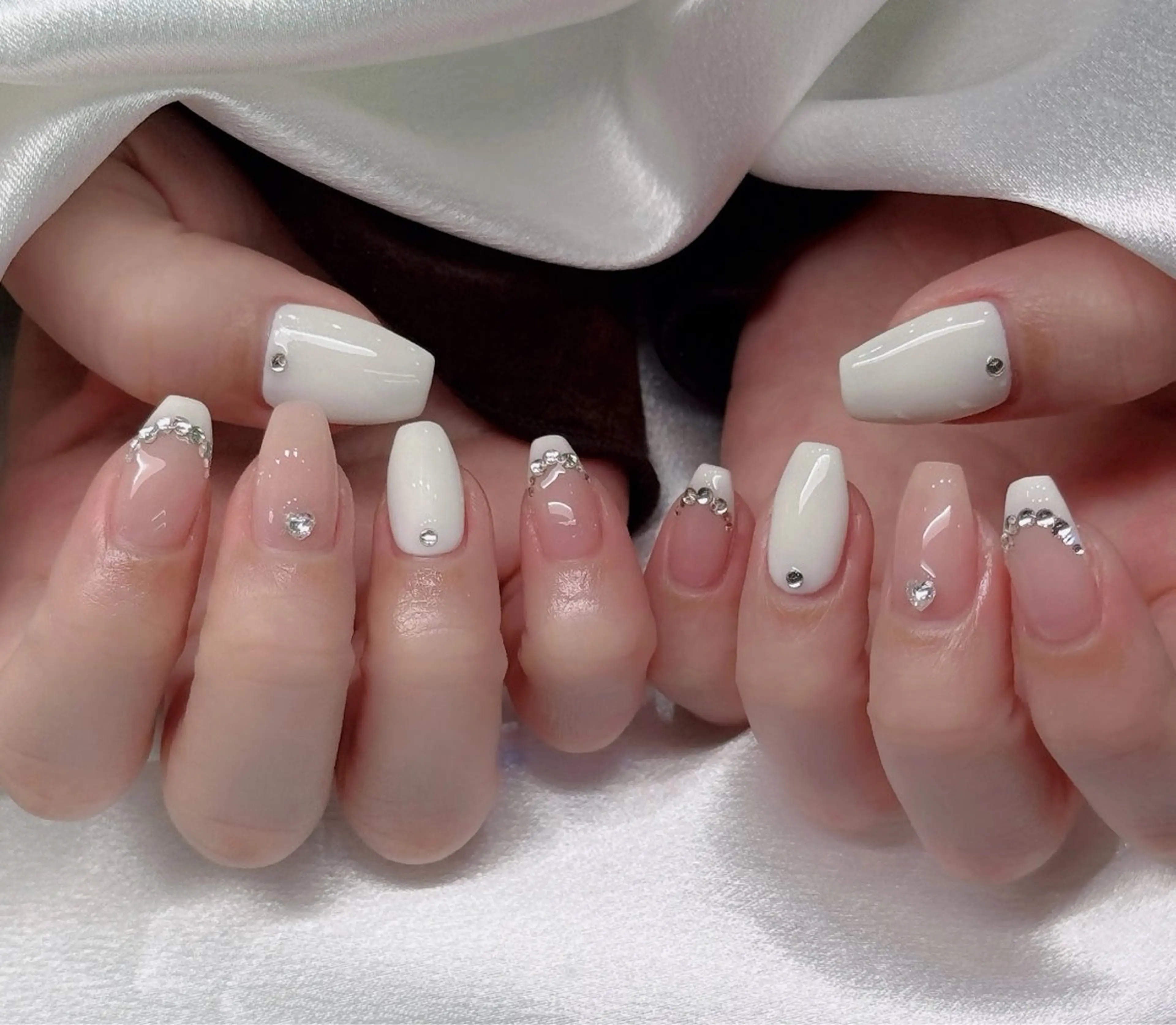 ネイル オーロラネイル ブルー チークネイル 長さ出し フットネイル ハンドネイル AMI 新大久保のネイルデザイン