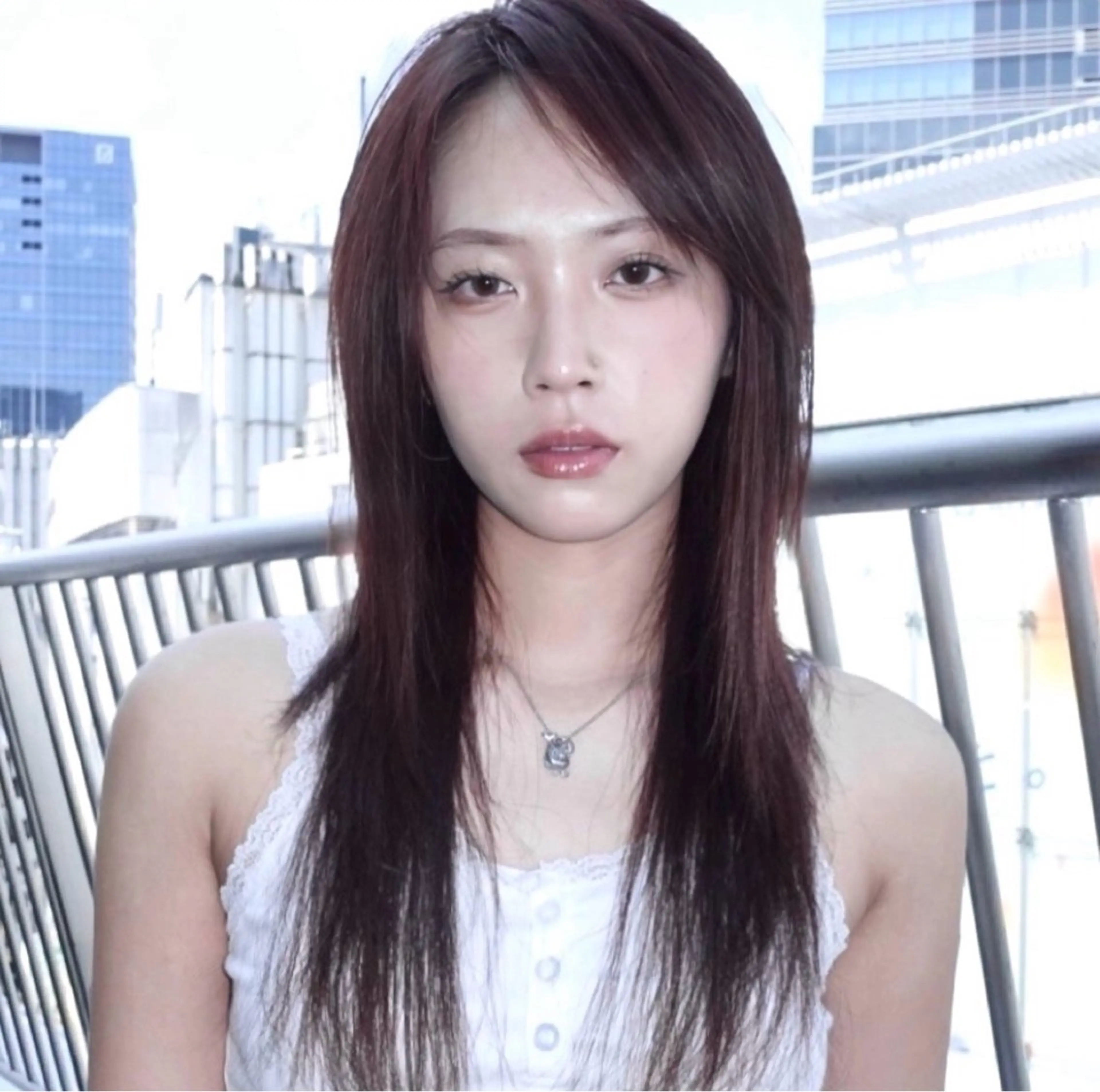 ロング カラー 黒髪 ブラウンカラー 透明感カラー 顔周りカット ハッシュカット カット ヘアカラー トリートメント momo もものヘアスタイル