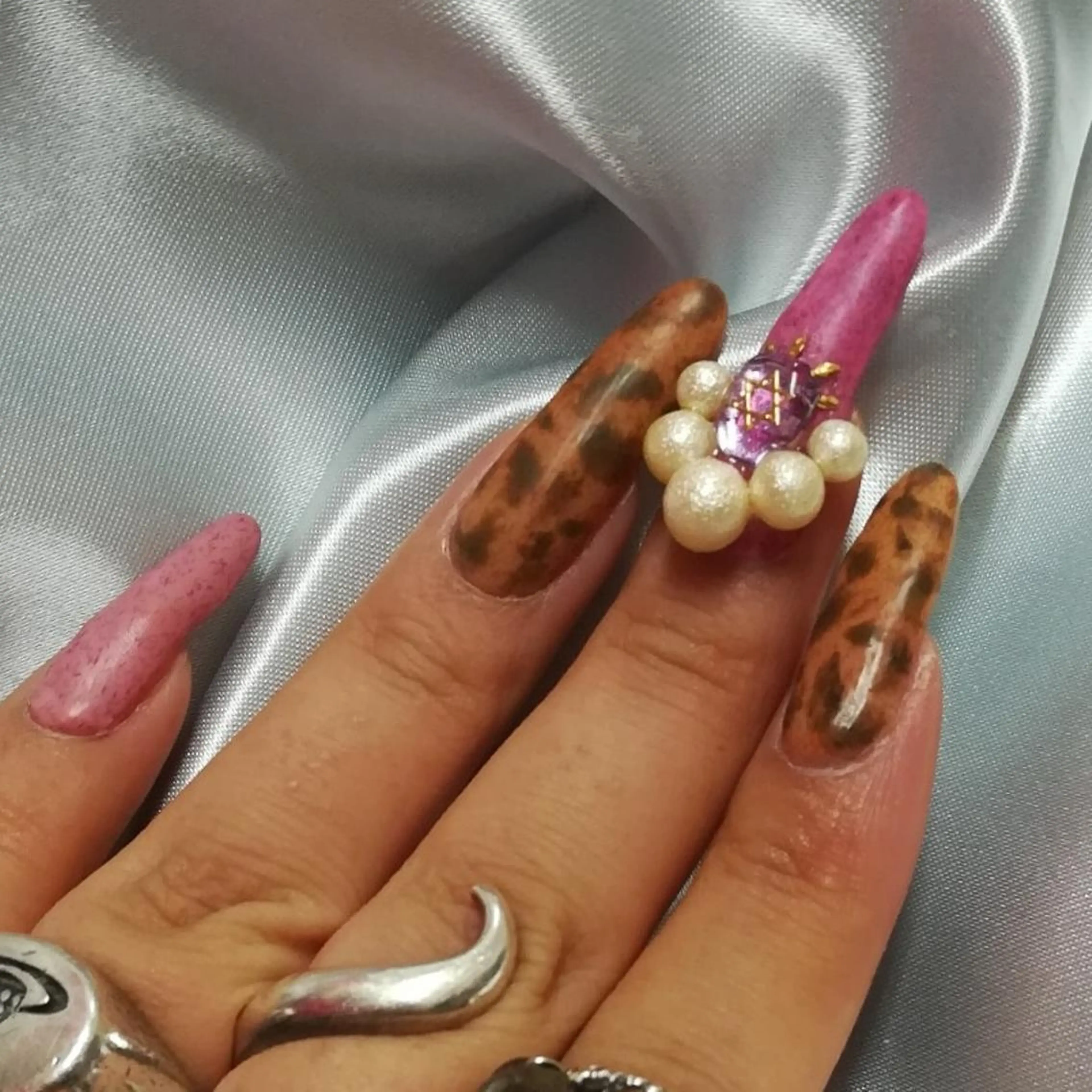 ネイル 深爪を断らない スカルプ高評価店のネイルデザイン