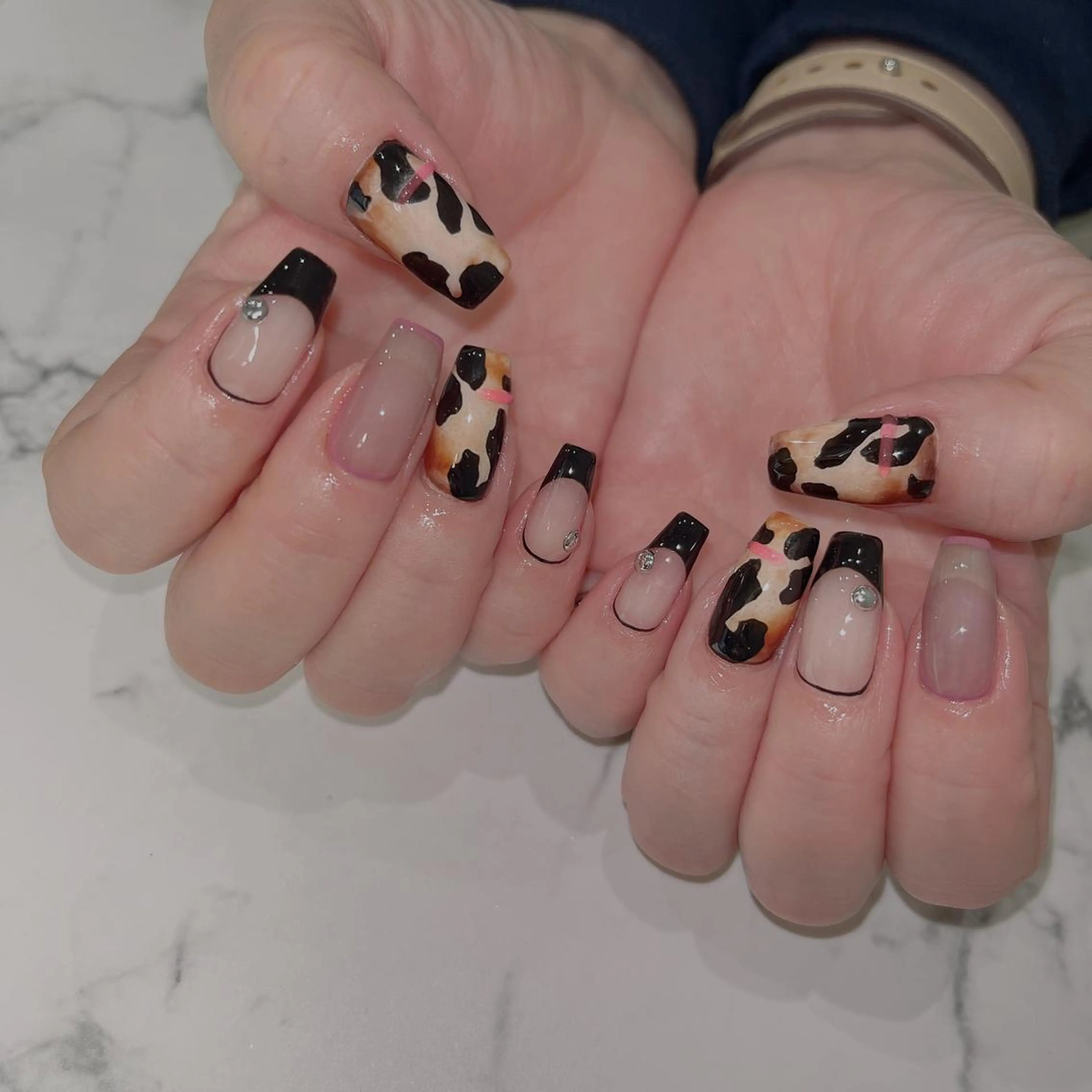 ネイル フットネイル フレンチネイル ジェルネイル ラメ(グリッター) ラメグラデーション ハンドネイル 𝐍𝐄𝐎 𝐉𝐔𝐑𝐈のネイルデザイン