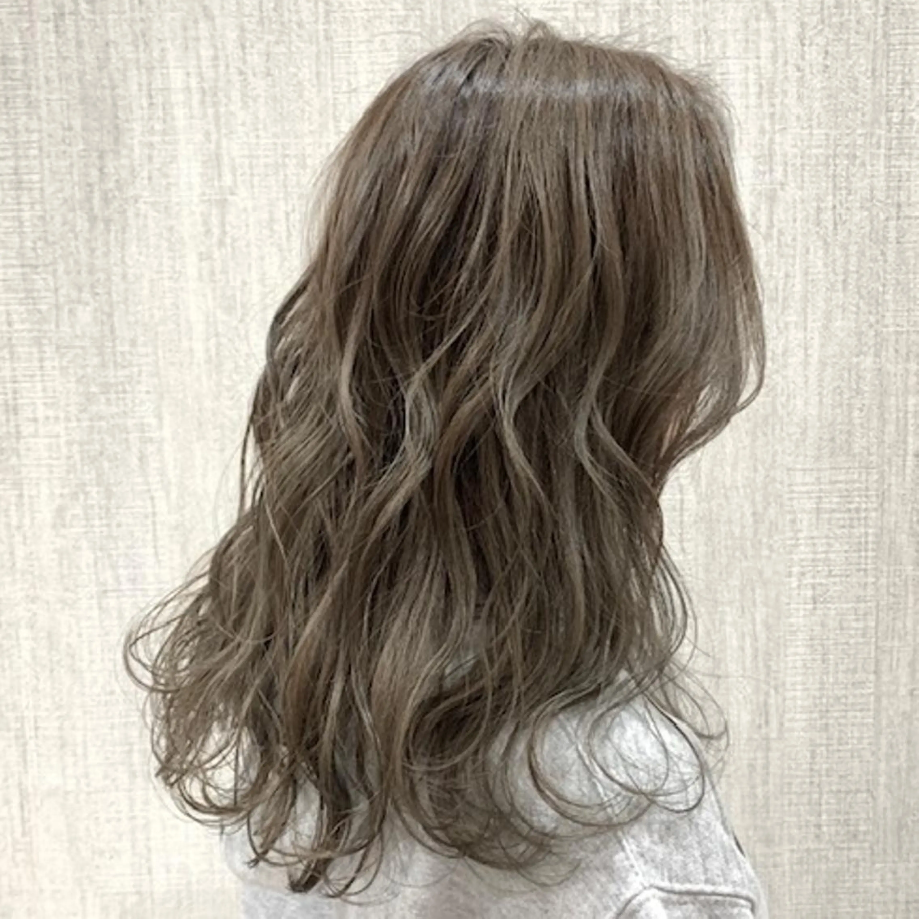 セミロング カラー グレージュ ハイライトカラー ハイライト カット ヘアカラー トリートメント レイヤーカット/ 髪質改善/代表西村のヘアスタイル