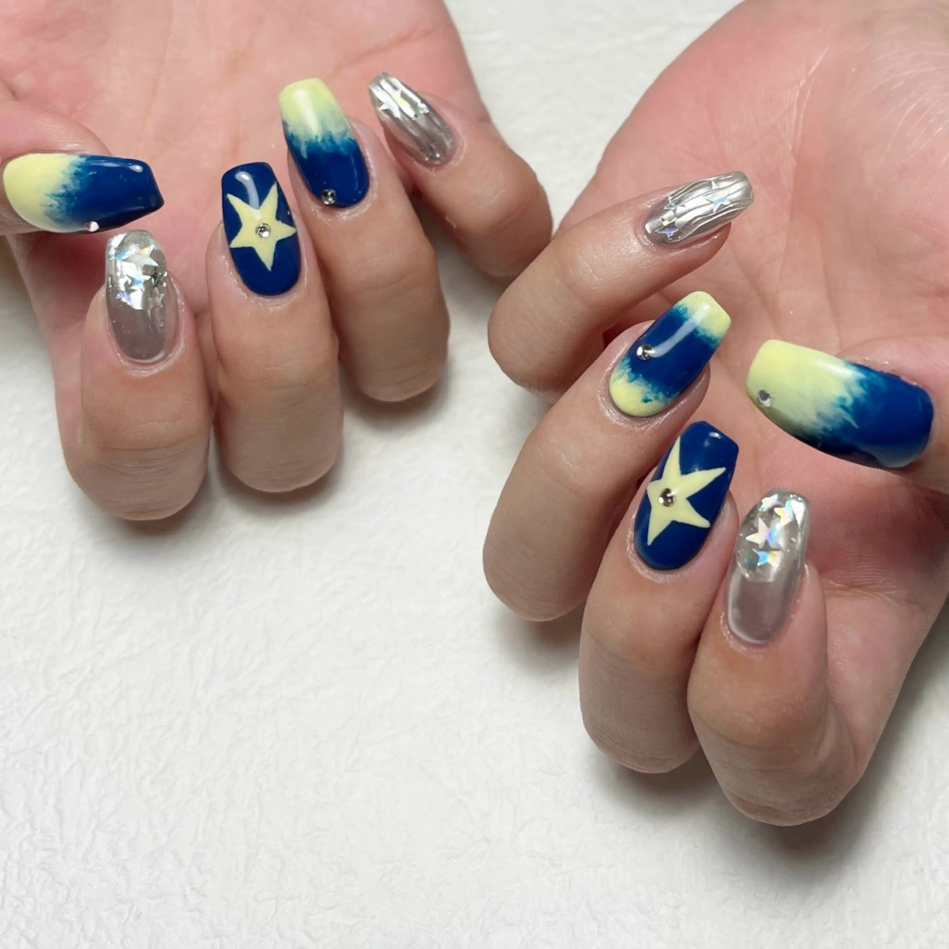 ネイル アートネイル フットネイル ジェルネイル キラキラネイル 韓国ネイル ハンドネイル Y nail なんば堀江店のネイルデザイン