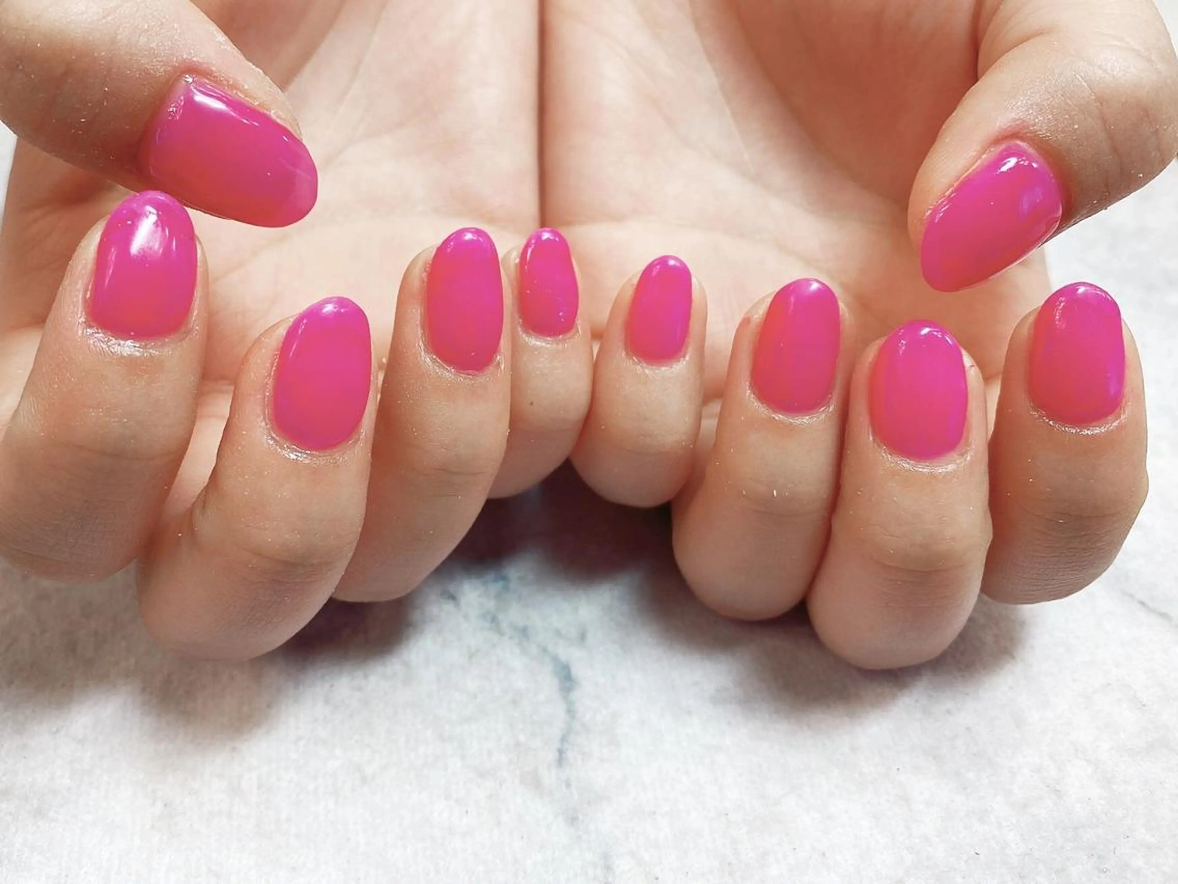 ネイル ネイルリボン 受付スタッフのネイルデザイン