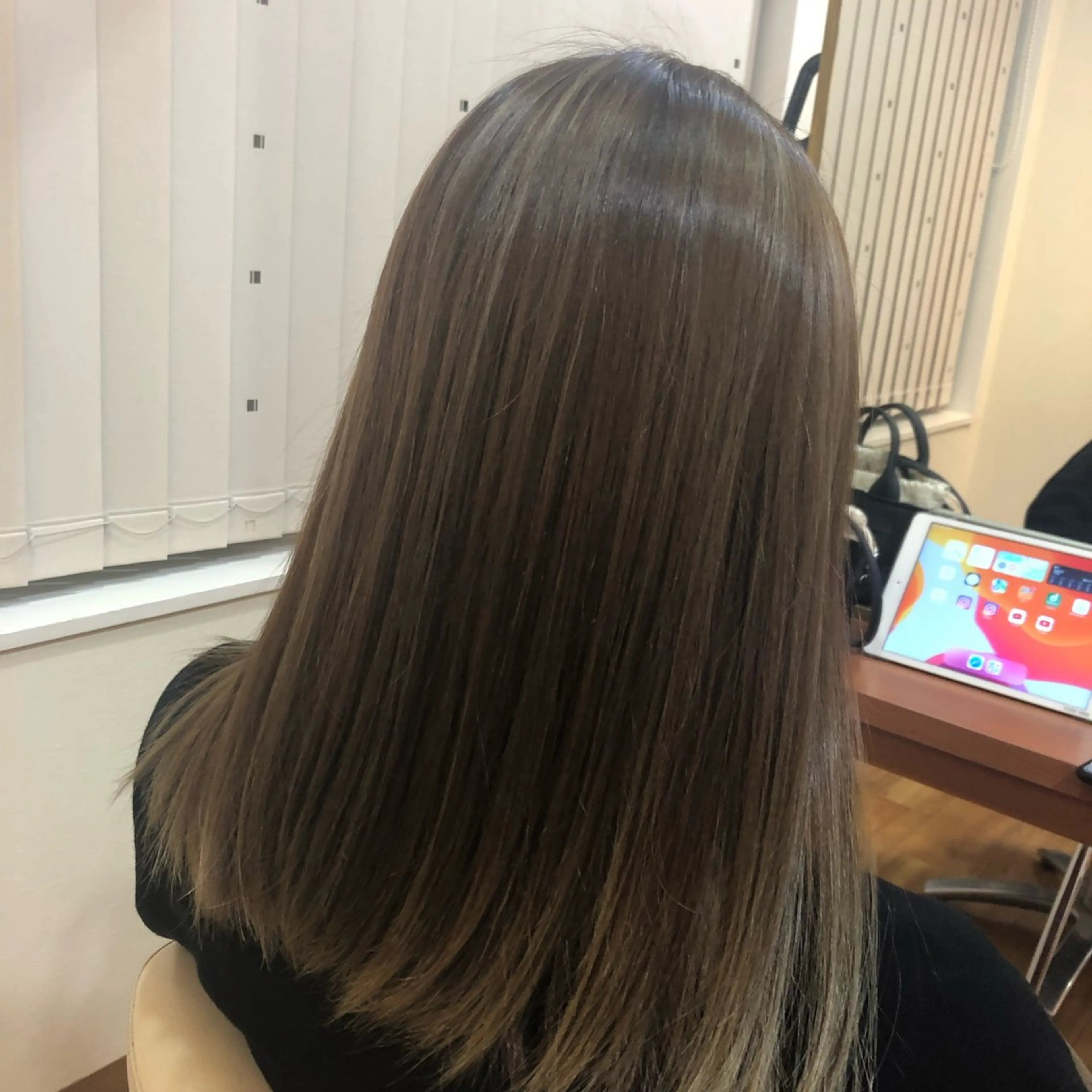 レディースカット👩（シャンプーブロー込み）3センチ以上カットの写真