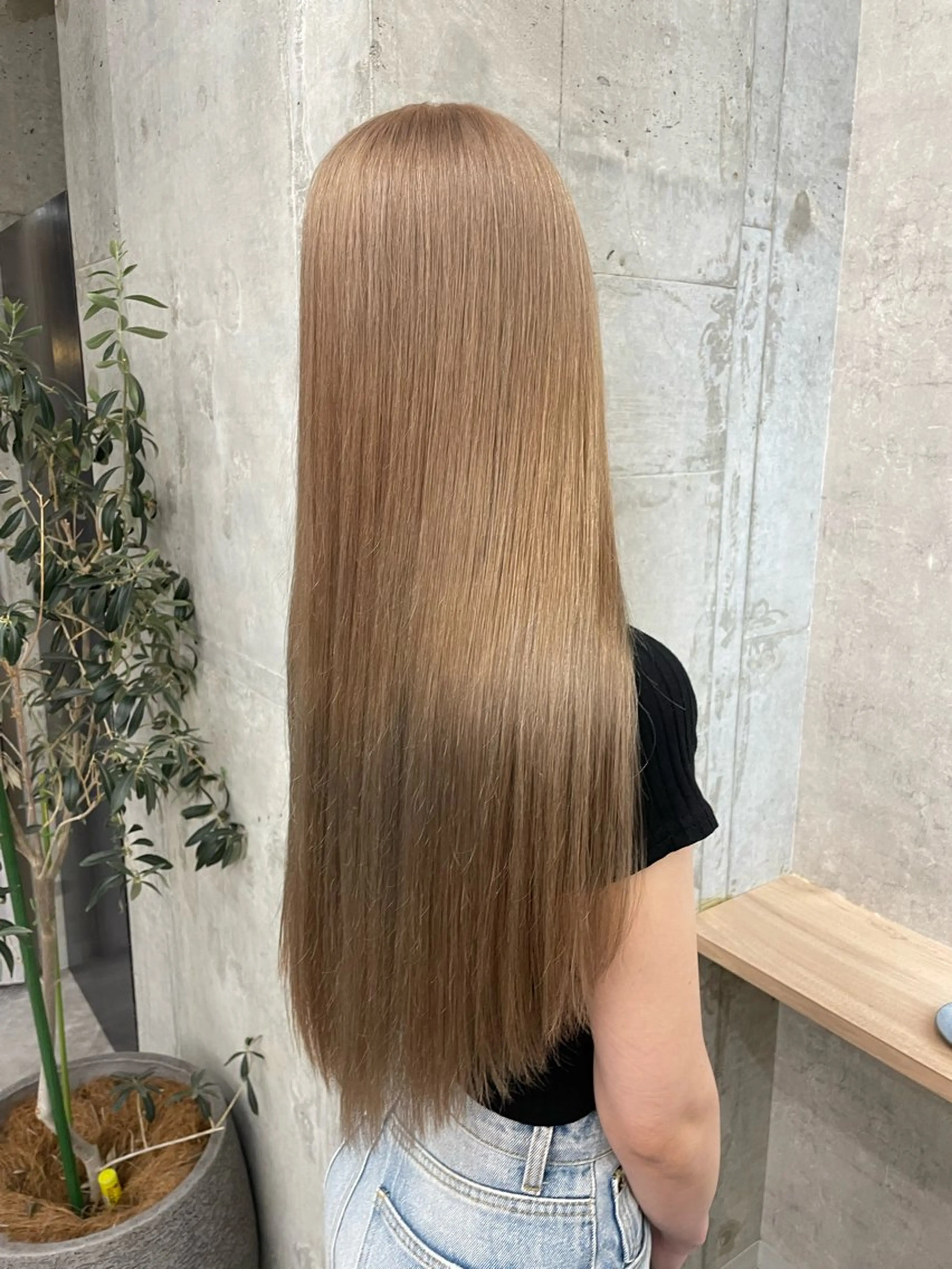 ロング カラー ベージュカラー ブリーチ 透明感カラー ミルクティーベージュ ヘアカラー ブリーチ/ベージュ 💕/momoaのヘアスタイル