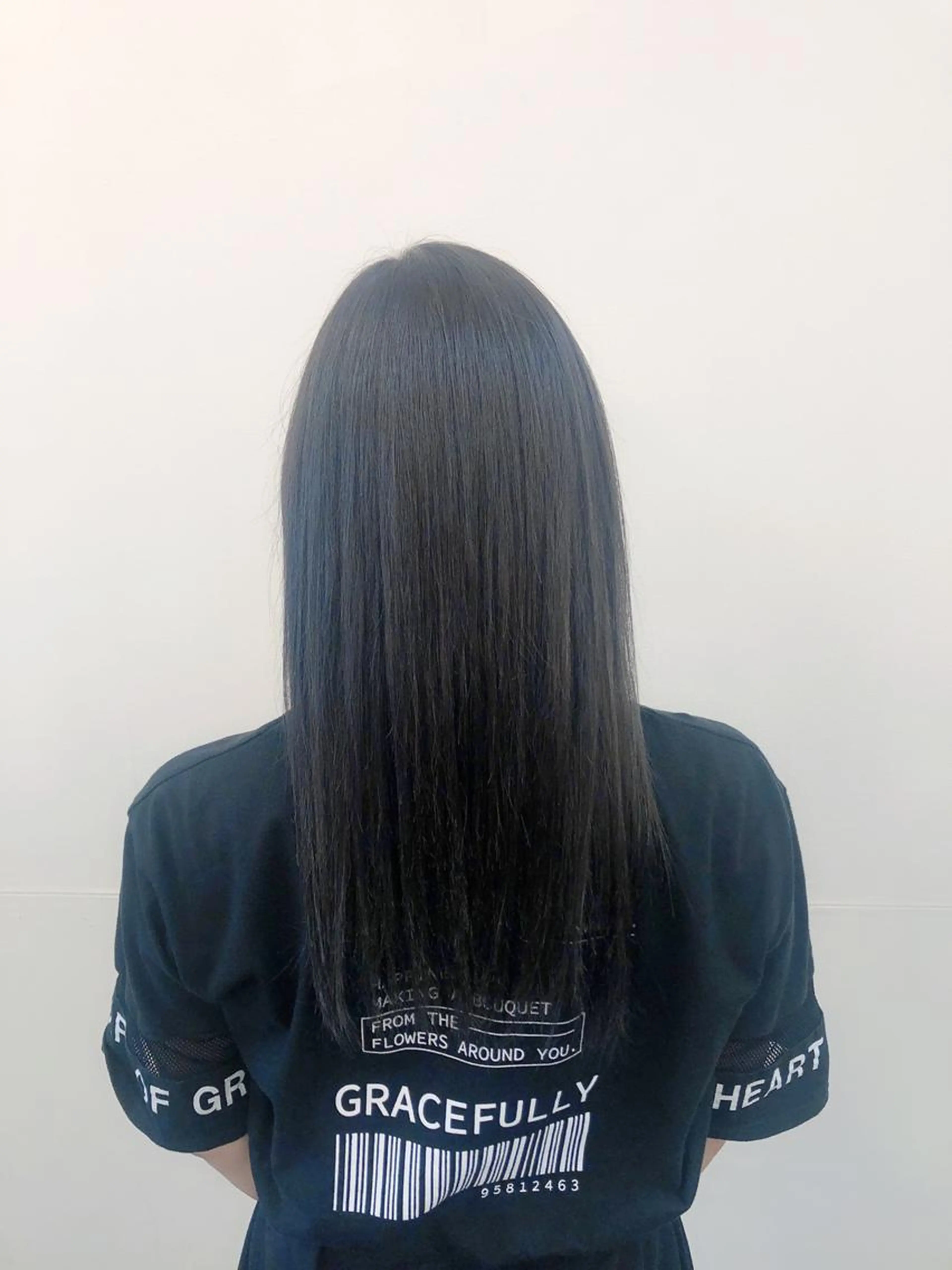 初 極ツヤ縮毛矯正+グロスカラー+デザインカット+COTA(コタ)シャンプーの写真