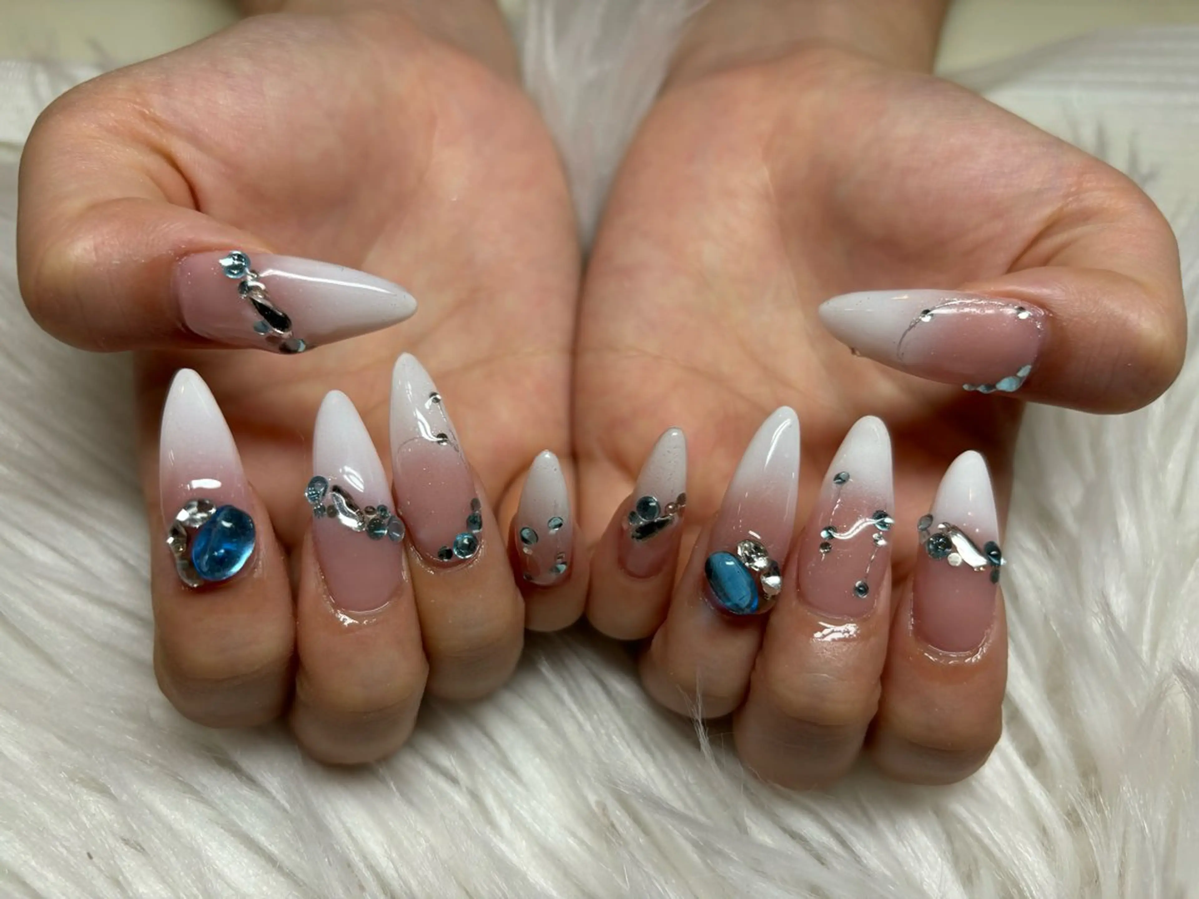 ネイル ハンドネイル SOARE🤍 🤍のネイルデザイン