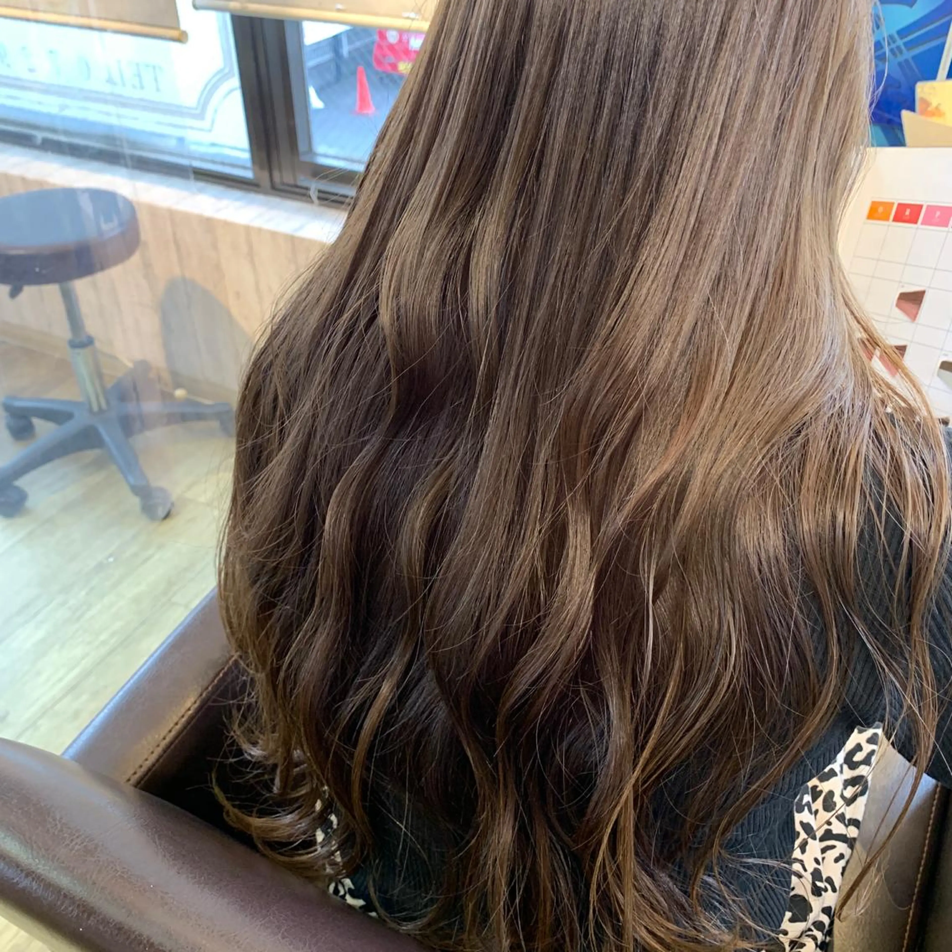 ロング カラー アッシュ ベージュカラー カット ヘアカラー regalo Acari🍎のヘアスタイル