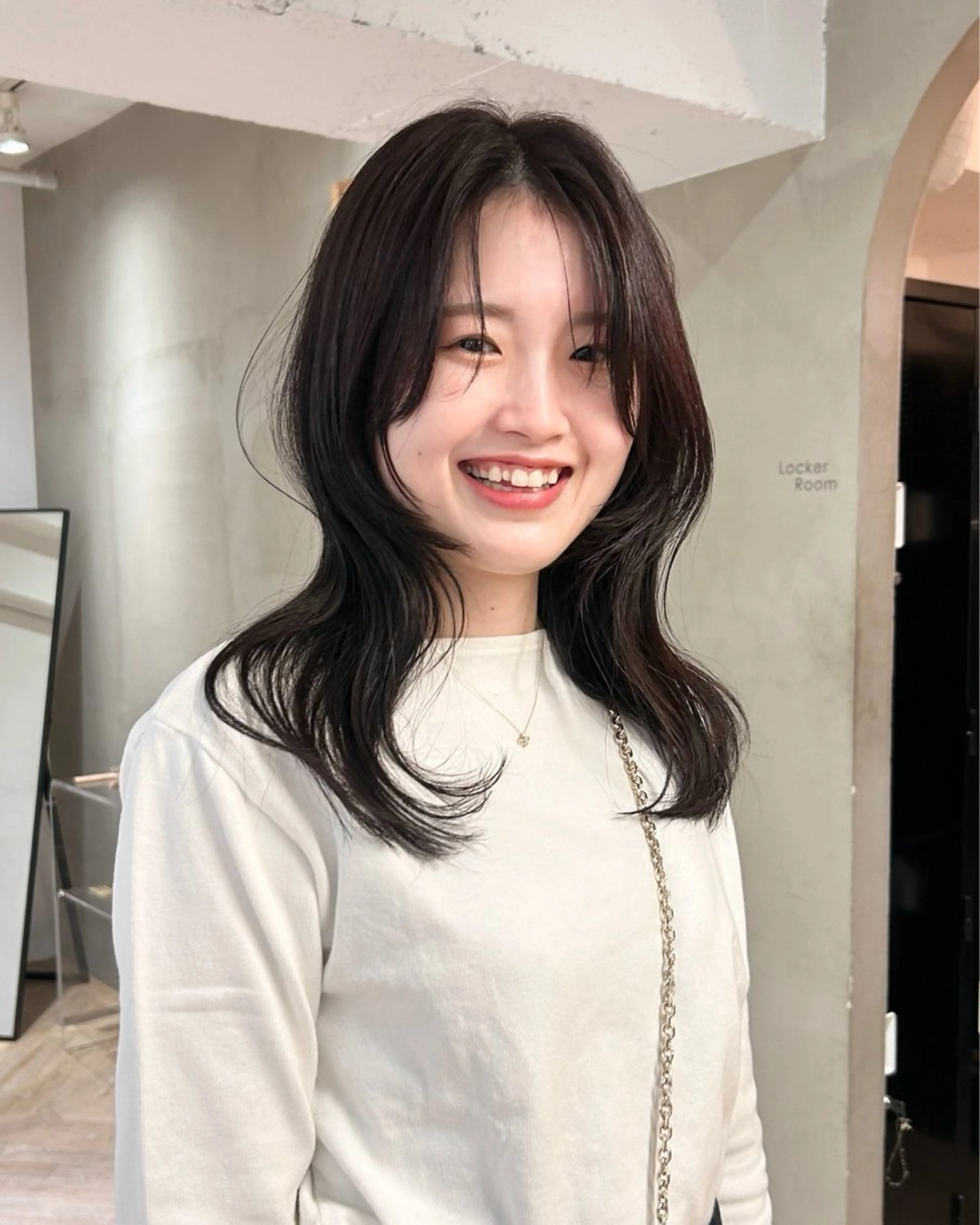 ロング 顔まわりレイヤー 顔周りカット ハッシュカット レイヤーカット レイヤーカット/栄/ 顔周り/キトウモエノのヘアスタイル