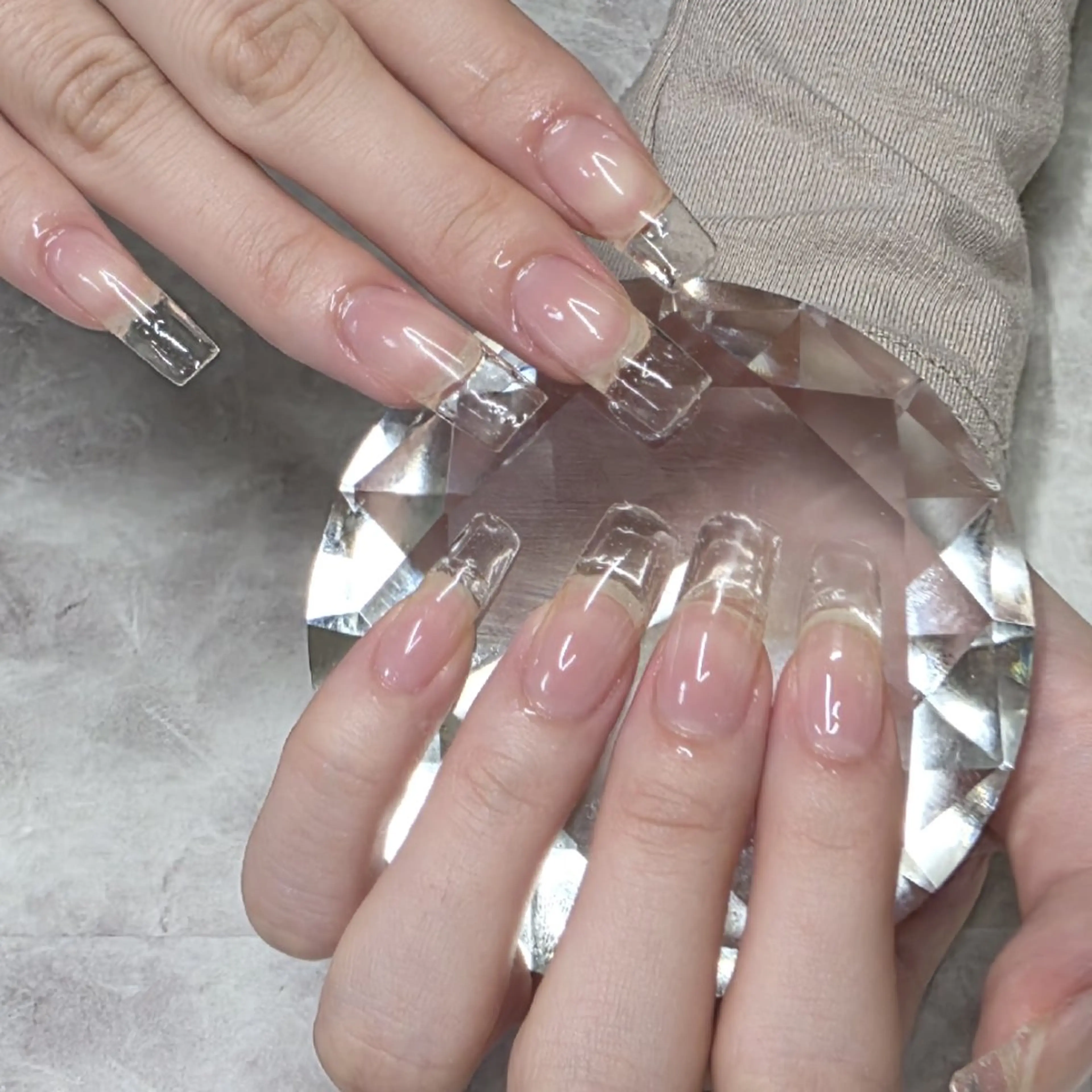 ネイル クリアネイル nailsalon glow sayaのネイルデザイン