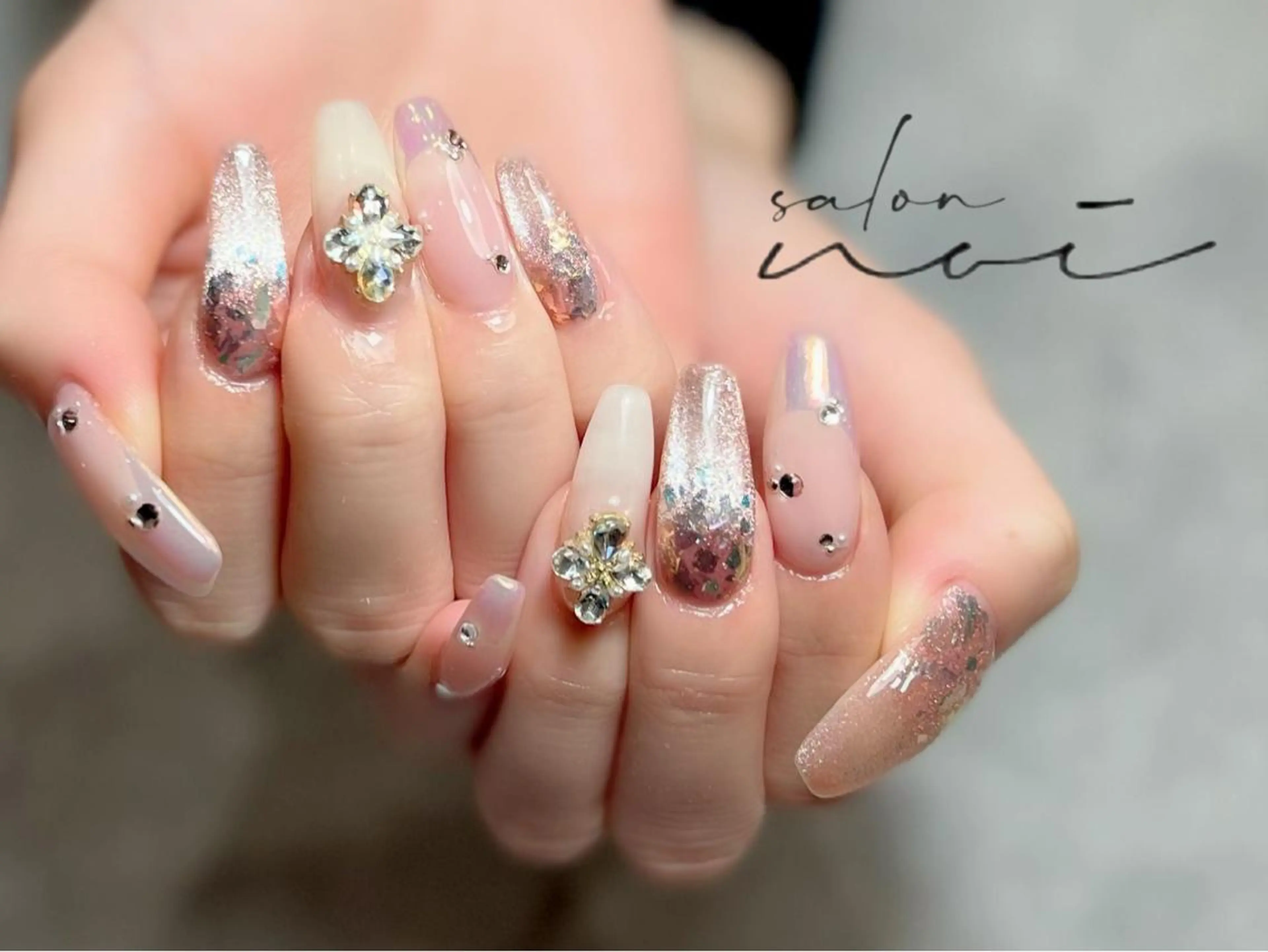 ネイル キラキラネイル ピンク ハンドネイル salon noiのネイルデザイン