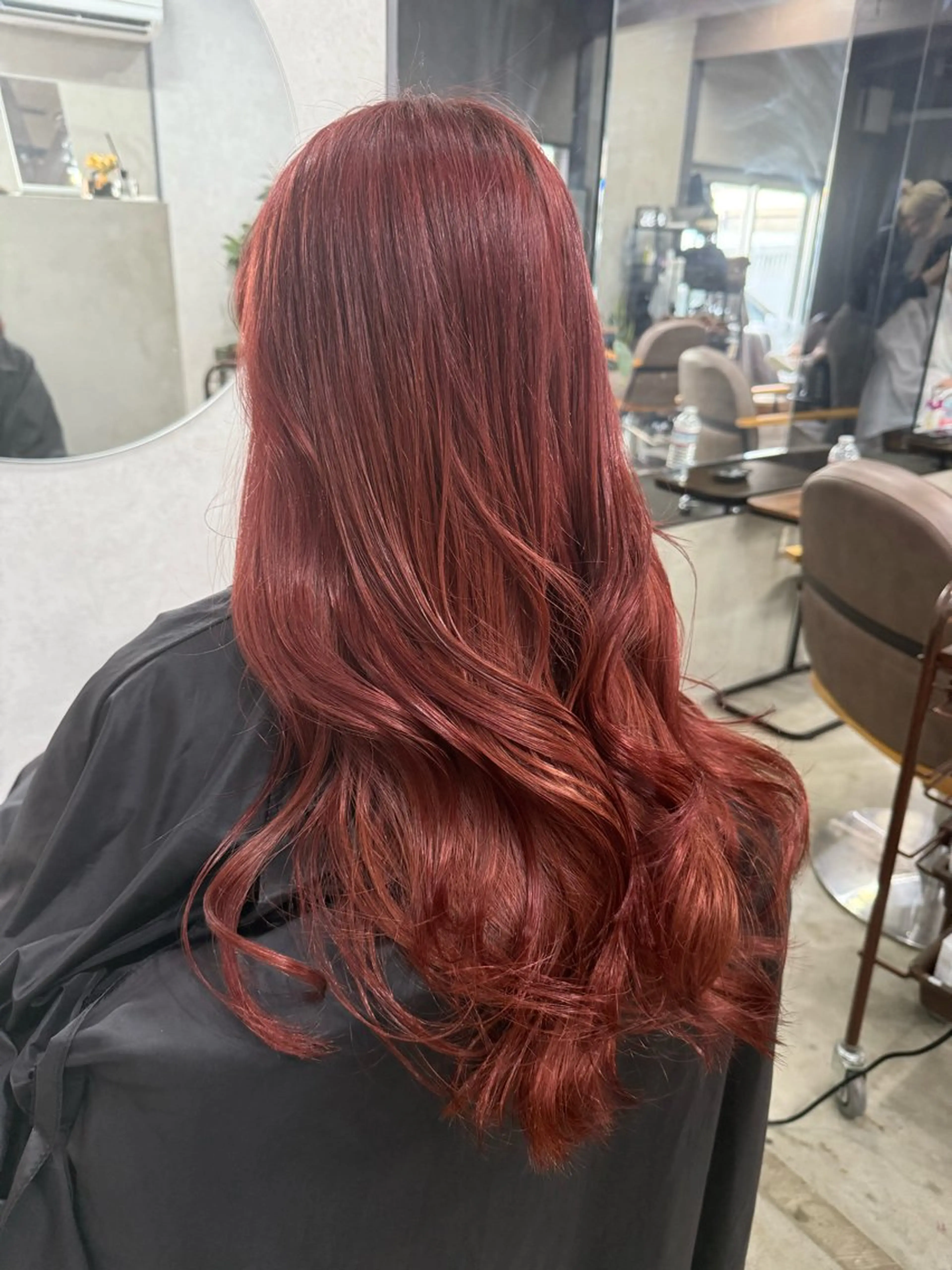ロング カラー レッドカラー AIRI layer cut hairのヘアスタイル