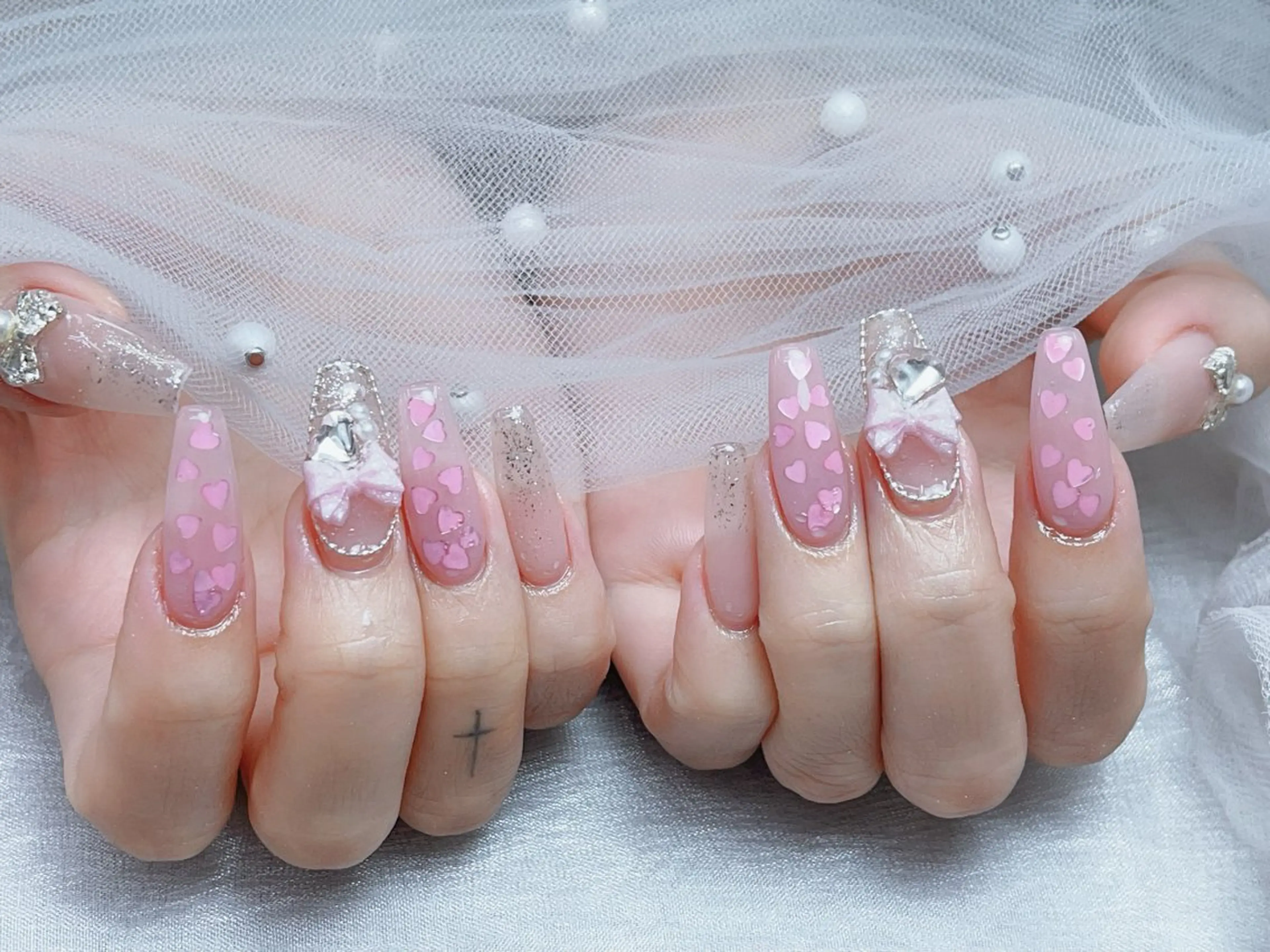 メンズ ネイル メンズ韓国風 アートネイル フレンチネイル ジェルネイル キラキラネイル ハンドネイル Bloom スカルプ専門店のネイルデザイン