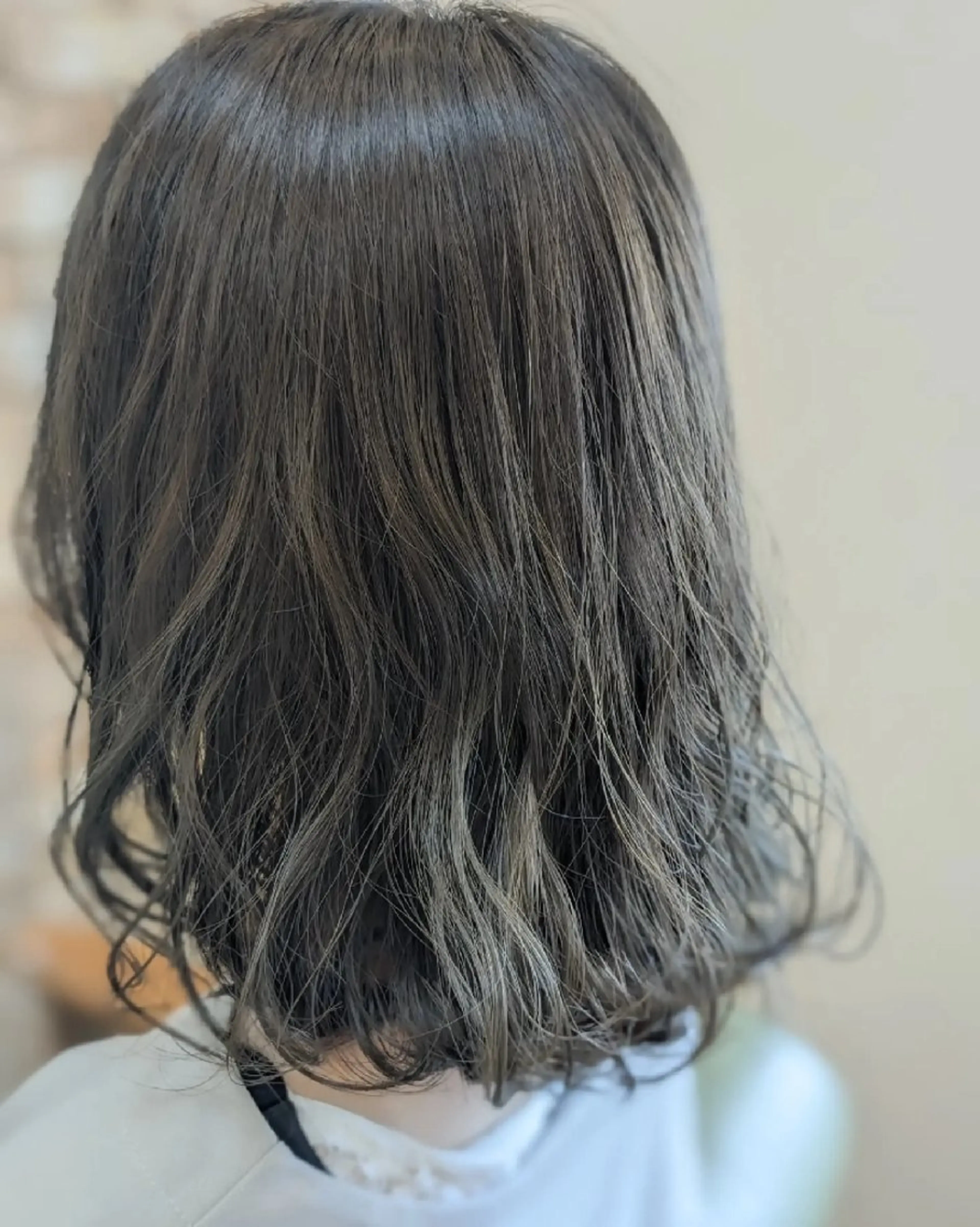 ミディアム カラー カット ヘアカラー 加藤 彩のヘアスタイル