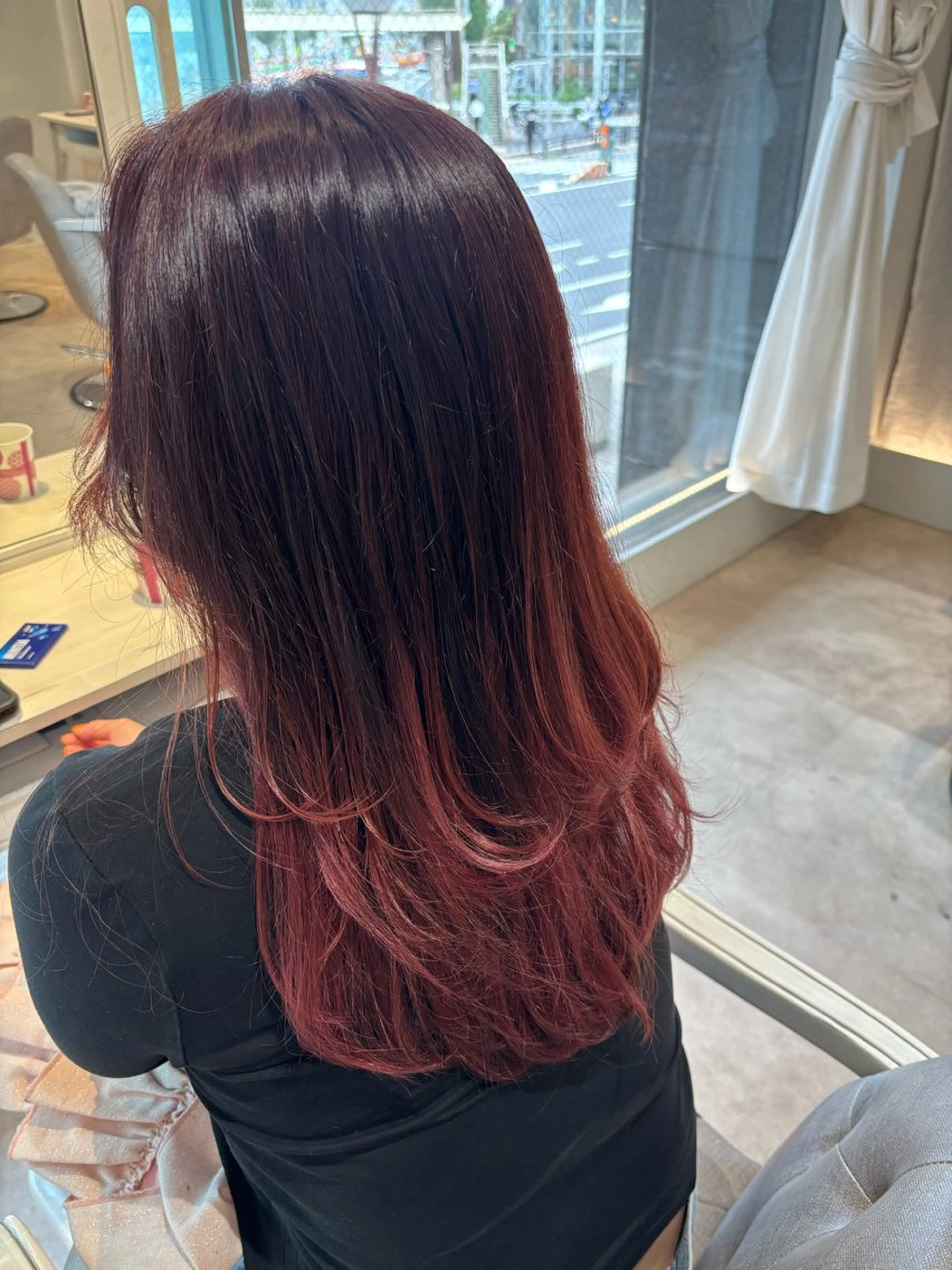 ロング カラー ピンクカラー レイヤーカット カット ヘアカラー CreBiA ayanoのヘアスタイル