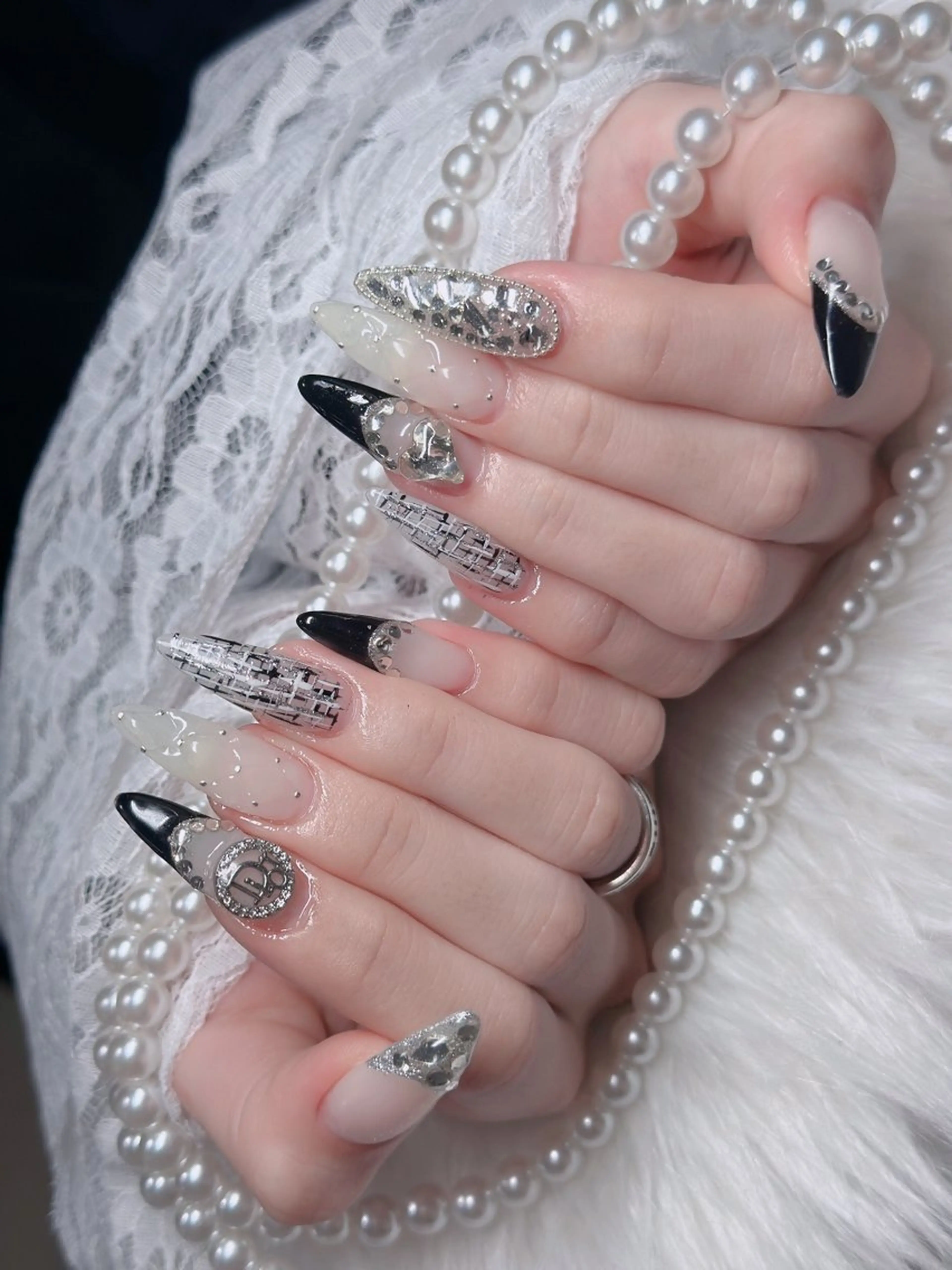 ネイル オーロラネイル フレンチネイル ジェルネイル ハロウィン キラキラネイル H.baby Nail Salonのネイルデザイン