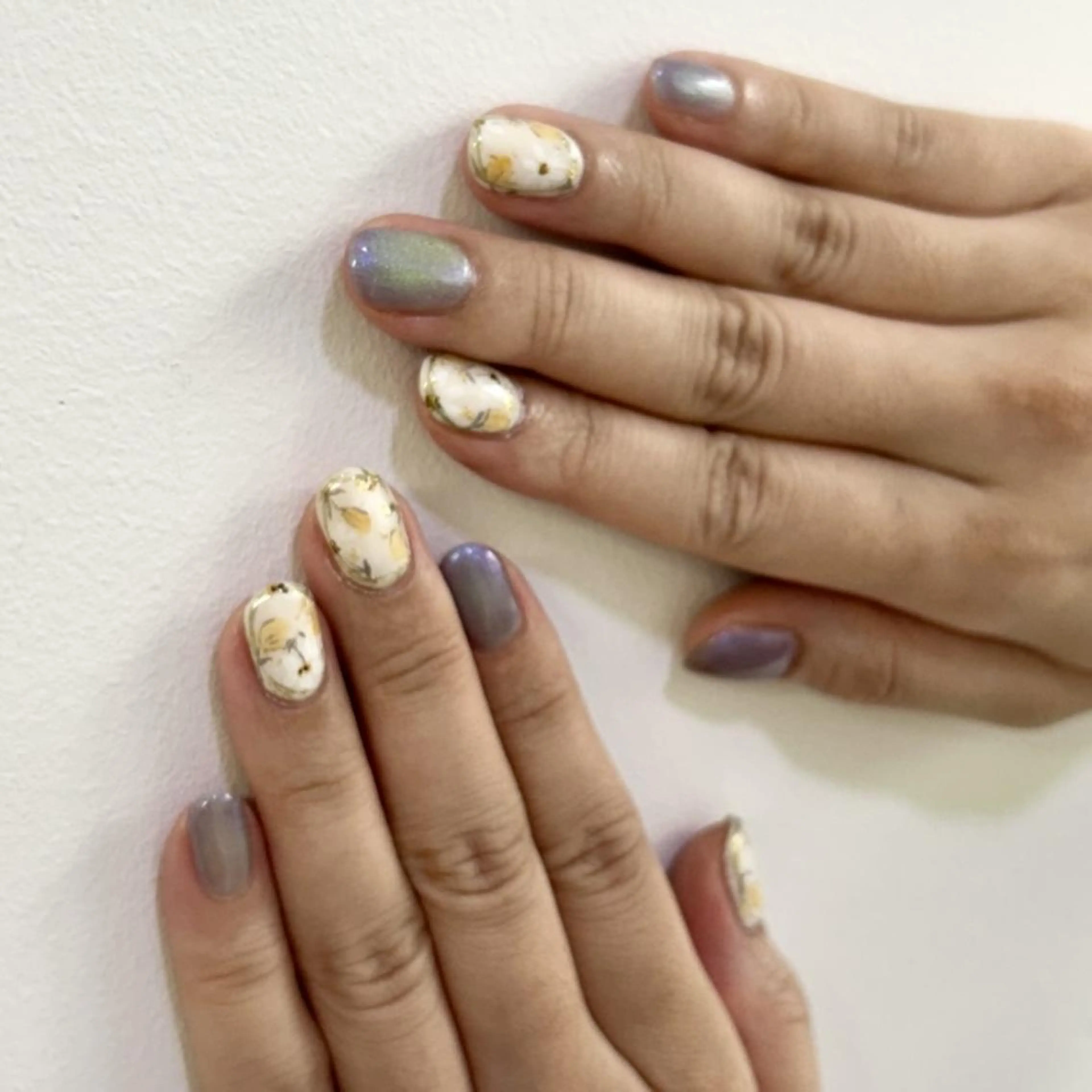 ネイル フラワーネイル ジェルネイル 韓国ネイル マグネットネイル ニュアンスネイル nailstudio eviz新宿店のネイルデザイン