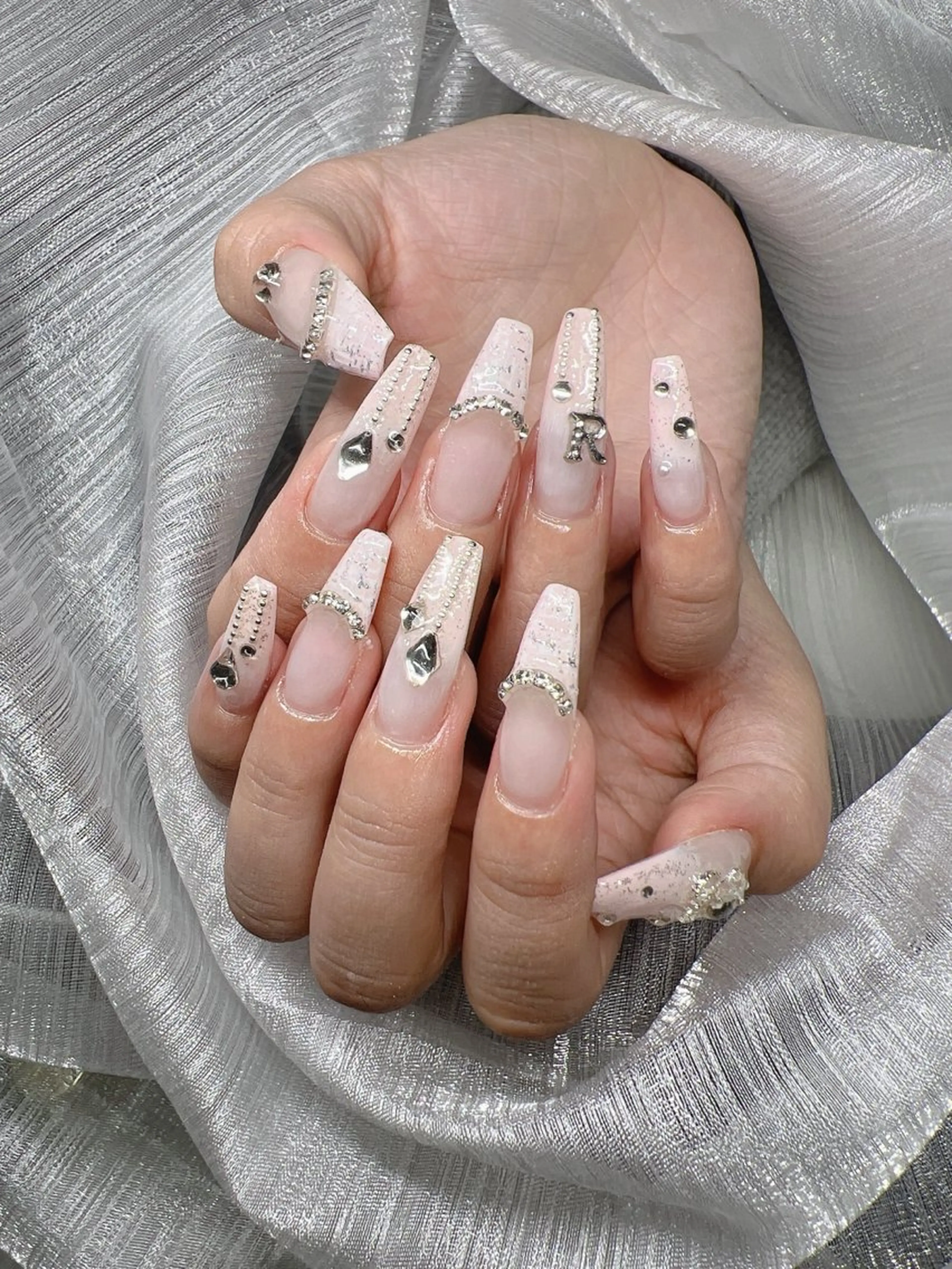 ネイル マグネットネイル ピンク ネイルチップ 冬ネイル Lee Nailsのネイルデザイン