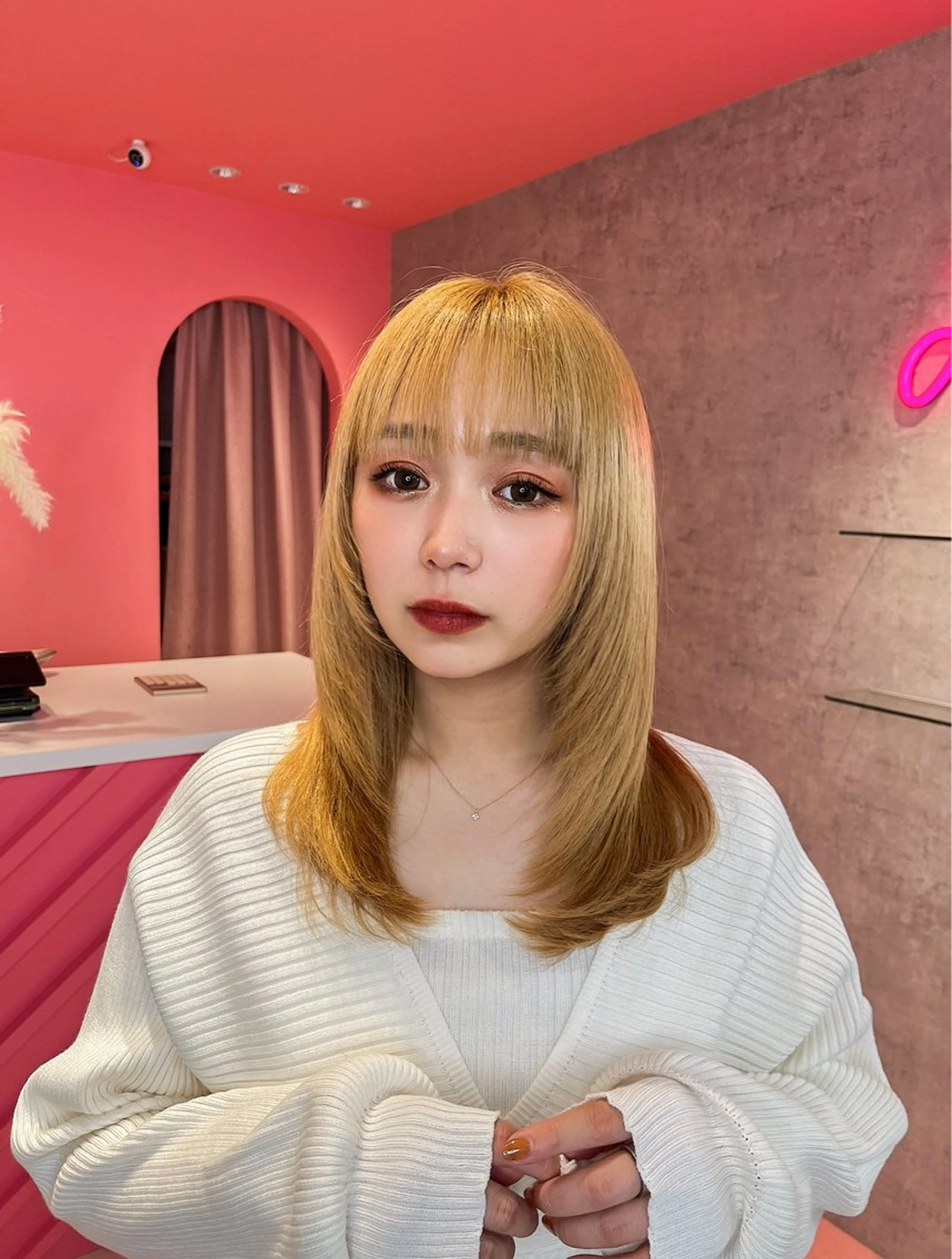 ミディアム カラー ミディアムレイヤー グレージュ くびれヘア 顔まわりレイヤー 顔周りカット 山崎/ボブ縮毛矯正 レイヤー髪質改善のヘアスタイル