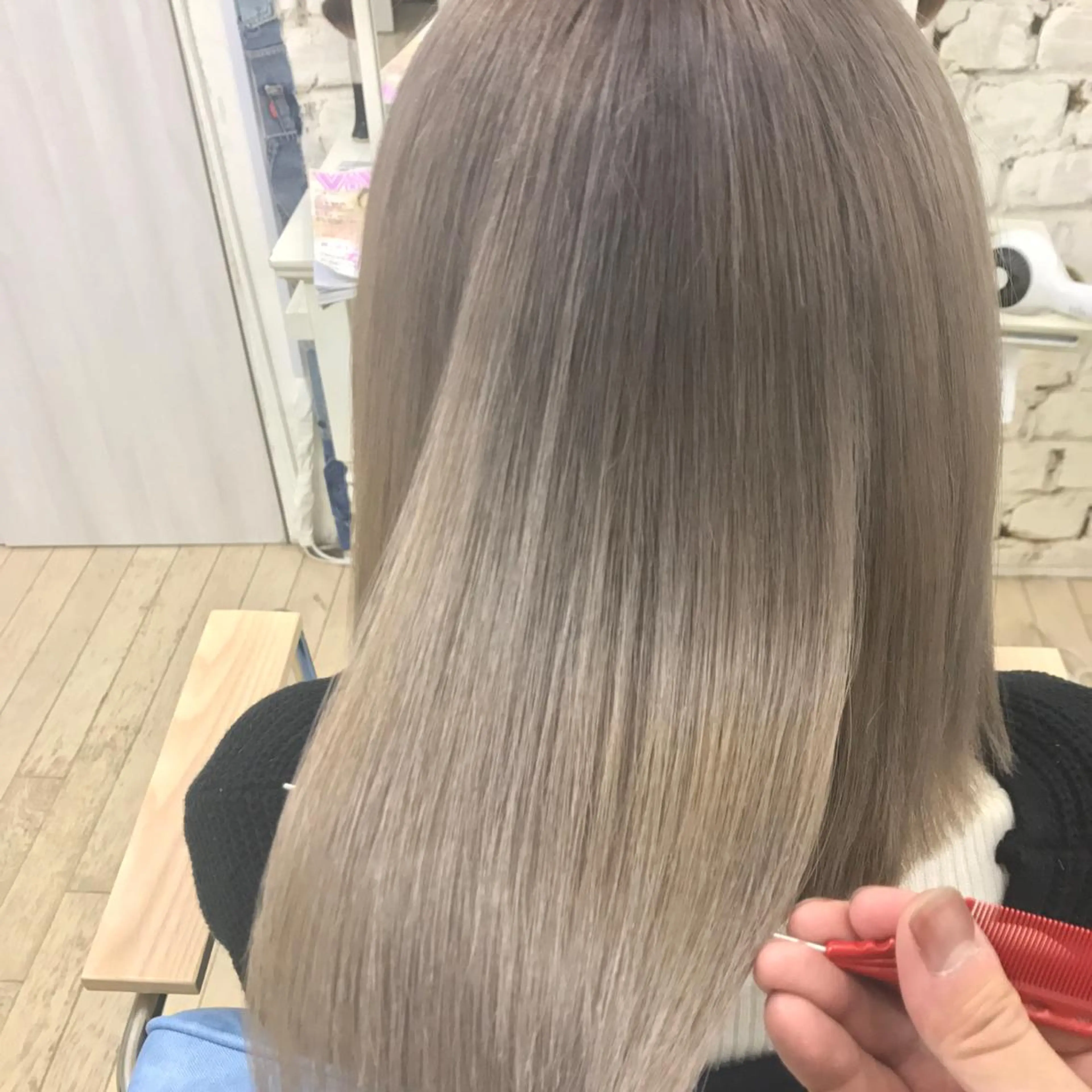 ミディアム カラー ベージュカラー ミルクティーベージュ 松井 敬太郎のヘアスタイル