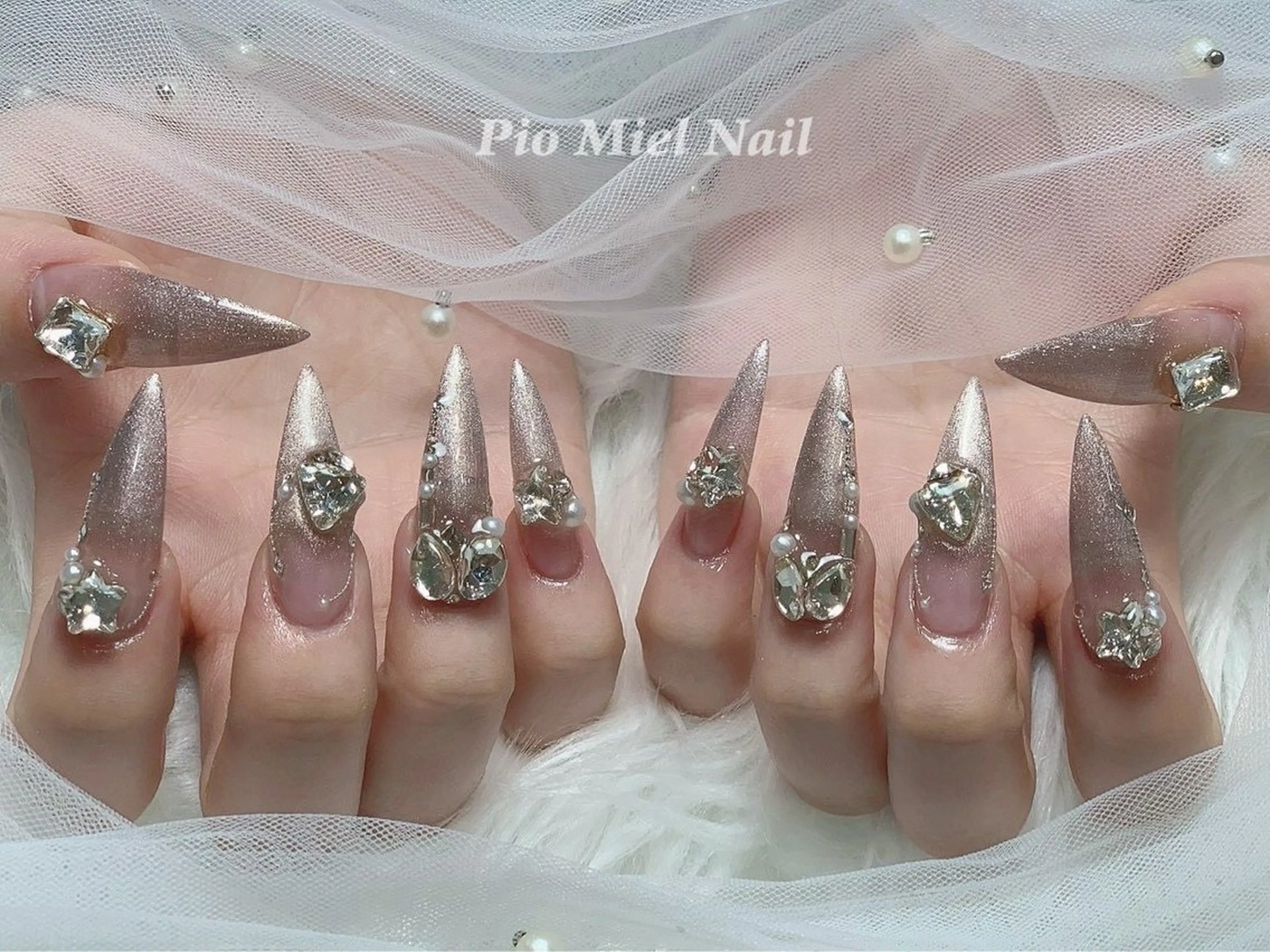 ネイル ハンドネイル HANA 長さだしのネイルデザイン