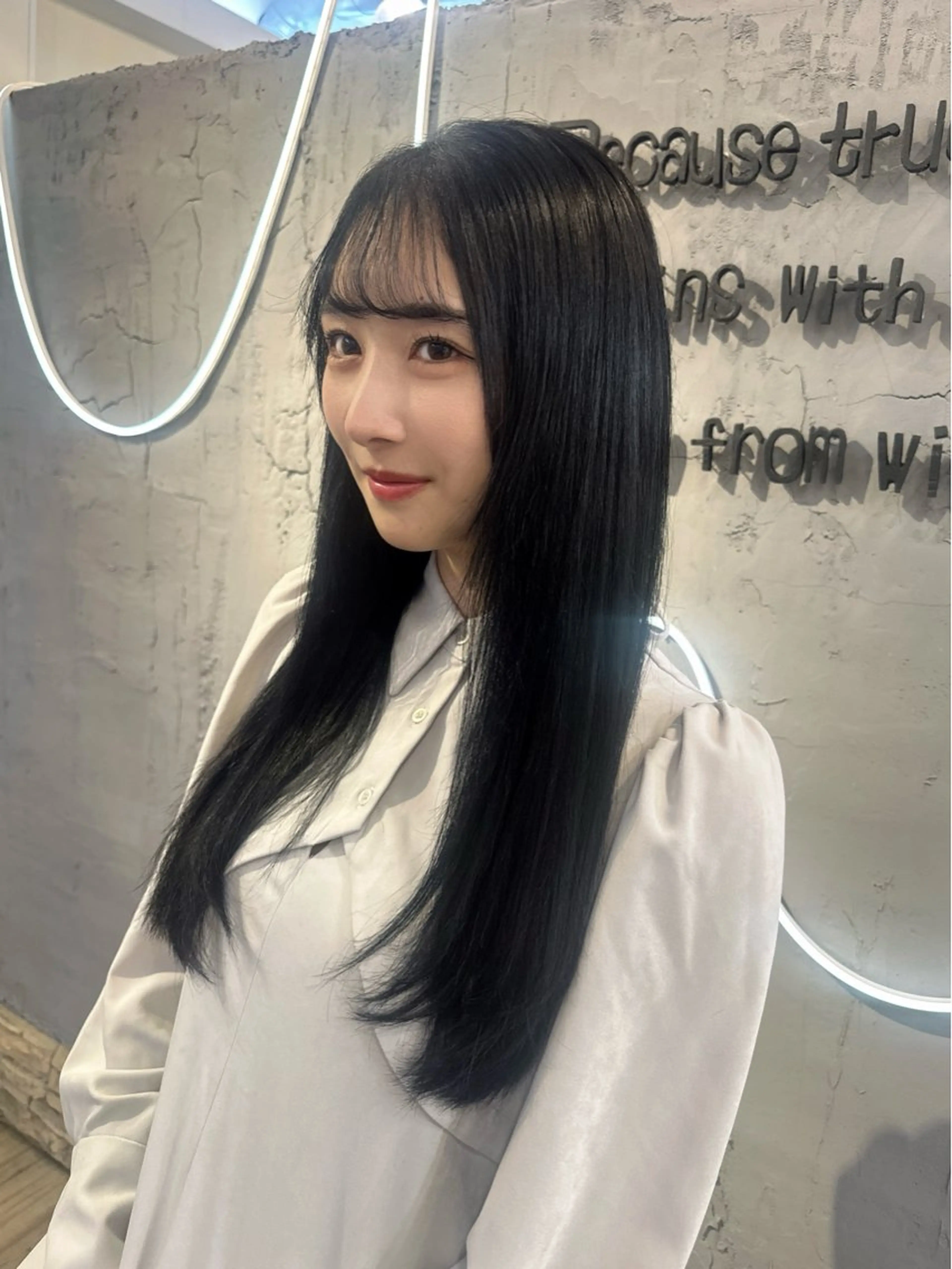ロング カラー 黒髪 ブルーカラー ブルーブラック 透明感カラー カット ヘアカラー トリートメント sato ayaka ｜透明感カラー🫧のヘアスタイル