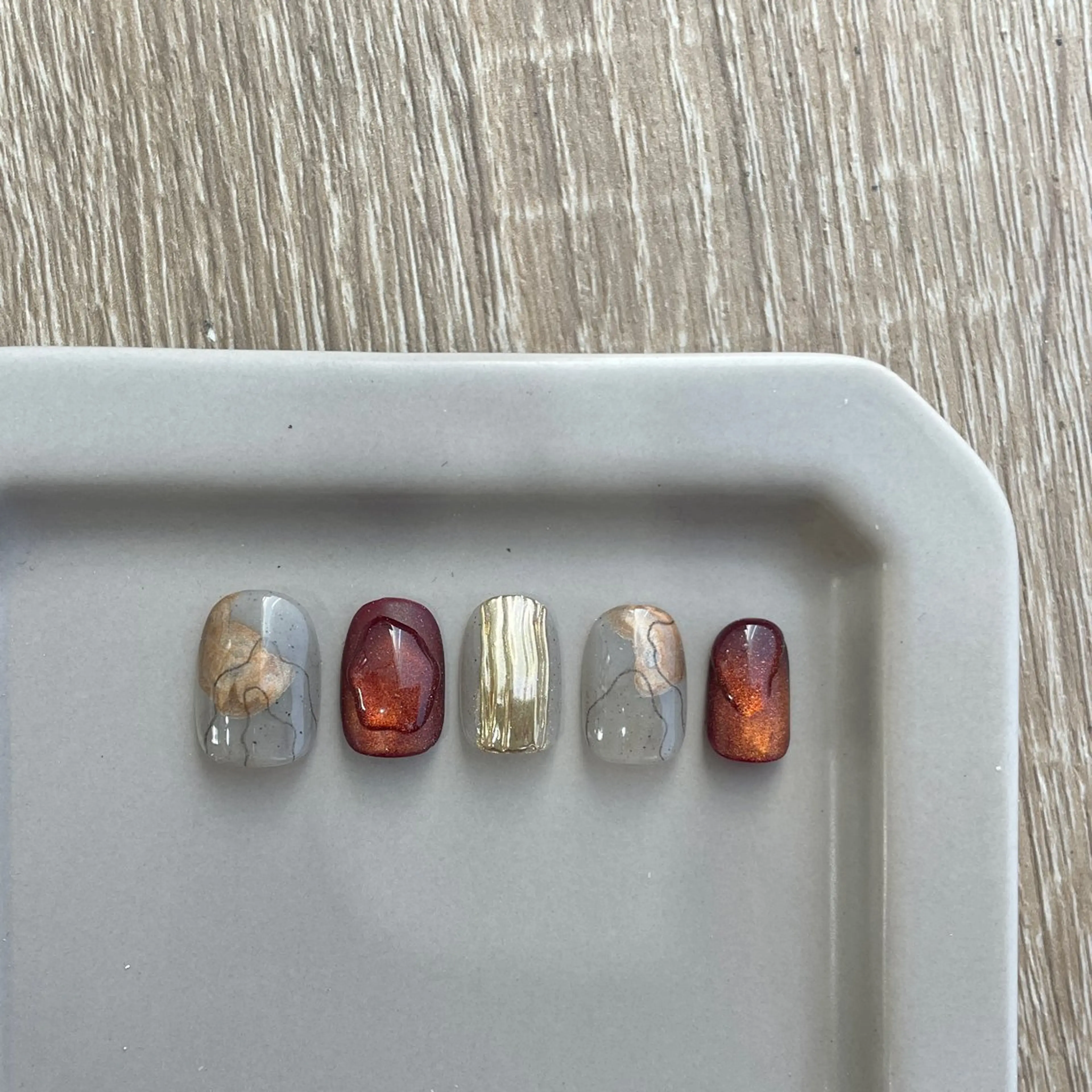 ネイル ジェルネイル 氷ネイル・うるうるネイル 韓国ネイル マグネットネイル ミラーネイル 園田 ソノダのネイルデザイン