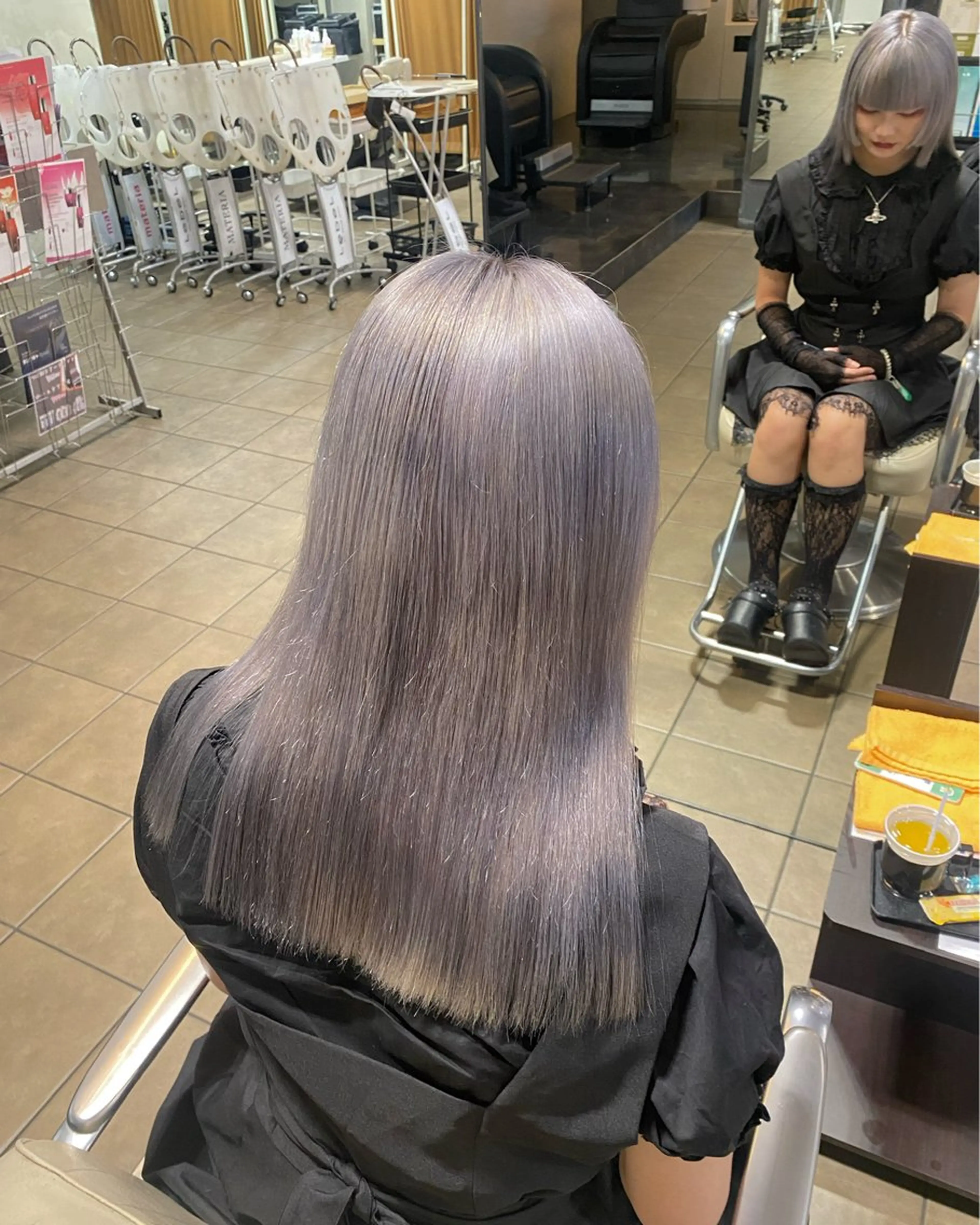 セミロング ボブ 髪質改善 韓国風ヘア 縮毛矯正 トリートメント ヘアカラー ベージュ指名No1 加賀詩織のヘアスタイル